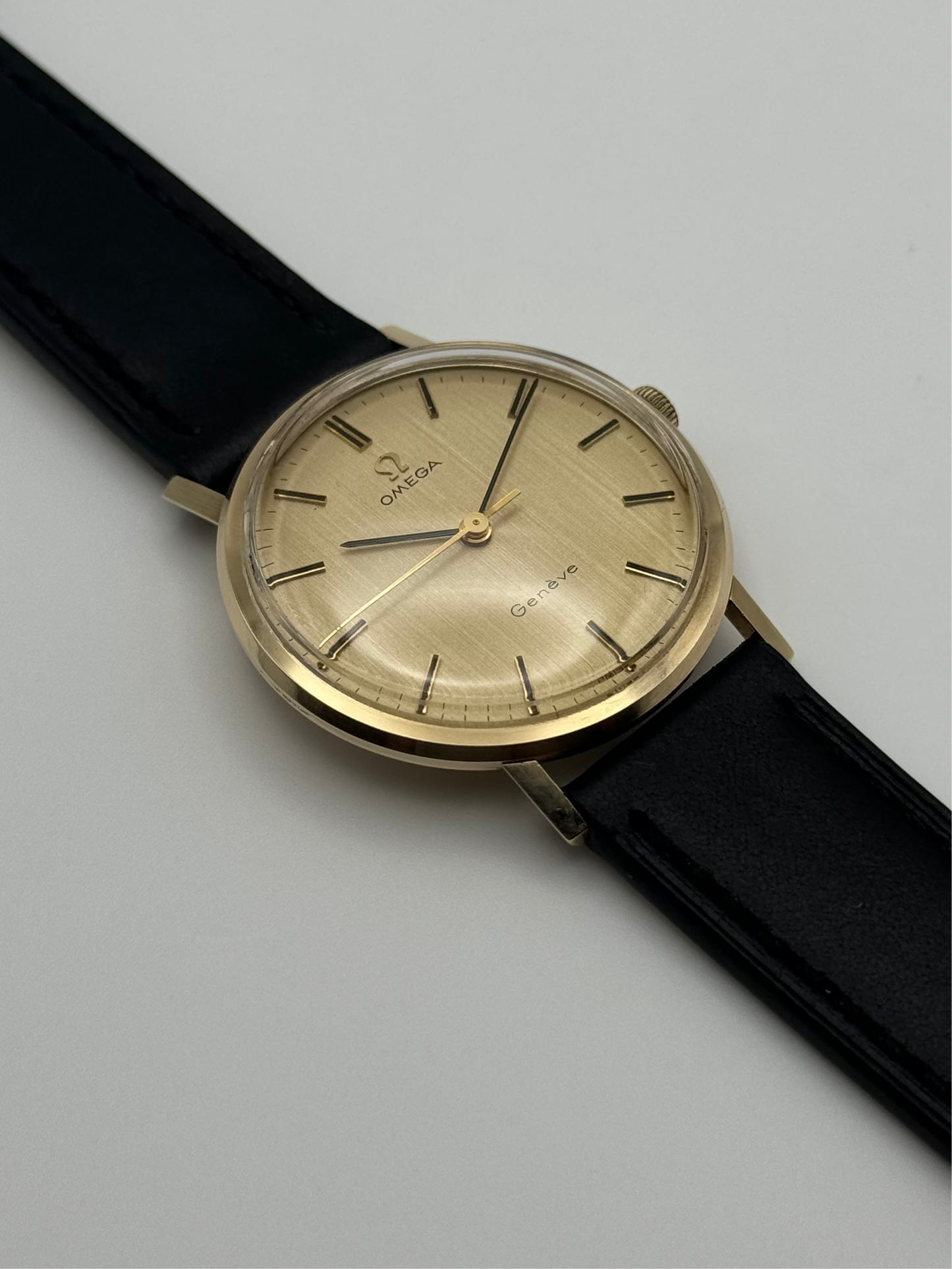 Omega Geneve Manual Wind 9ct Gold 131.25016