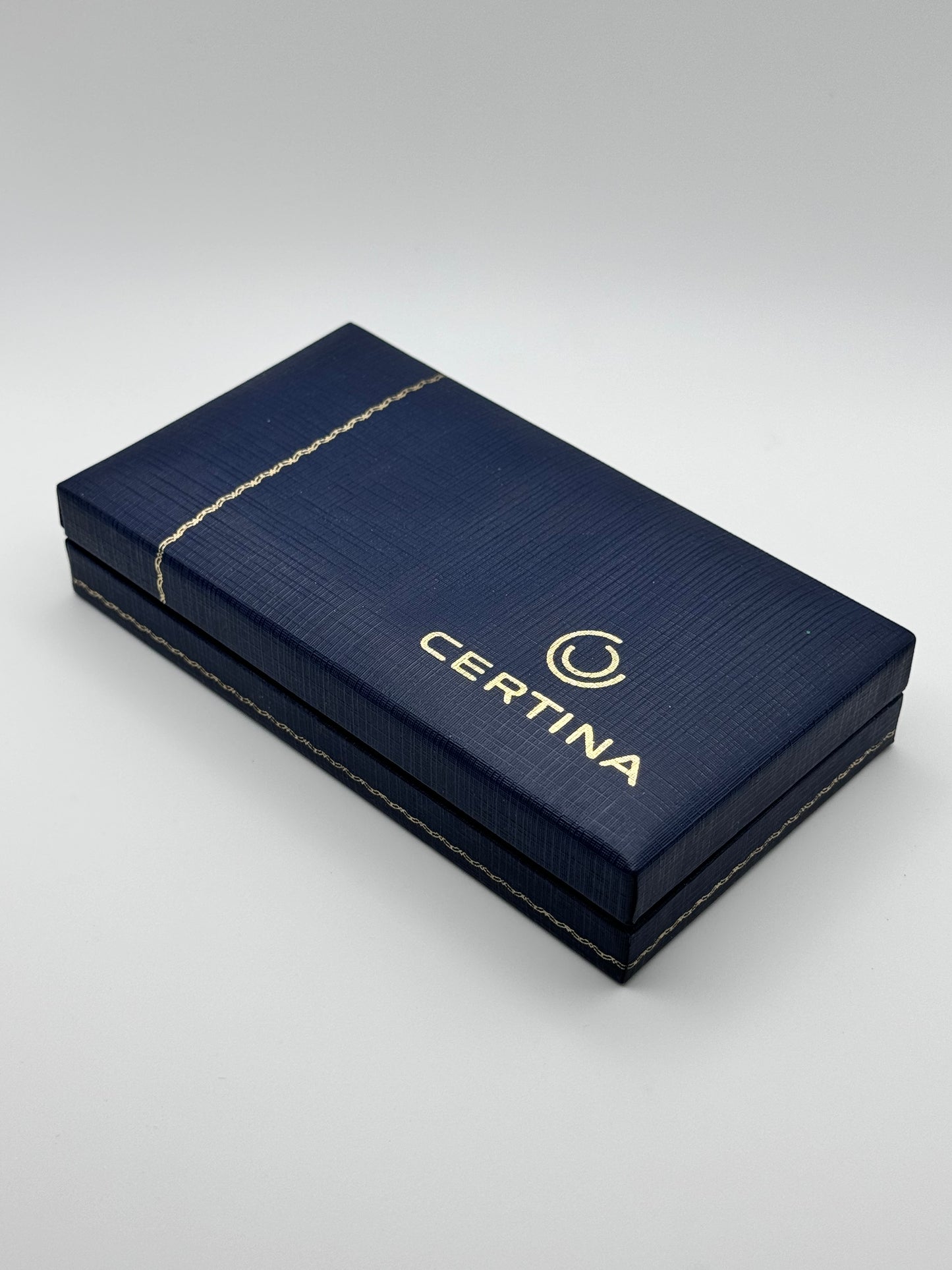 Certina Club 2000 Manual Wind - New Old Stock - Original Box