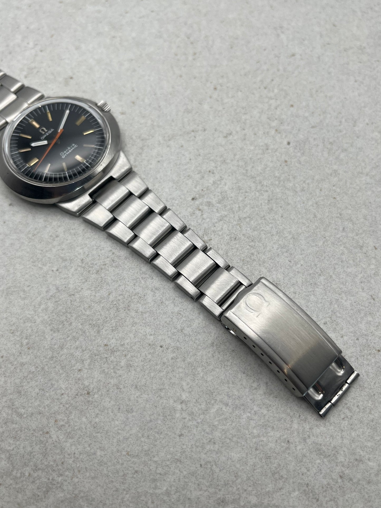 Omega Geneve Dynamic Manual Wind 135.033