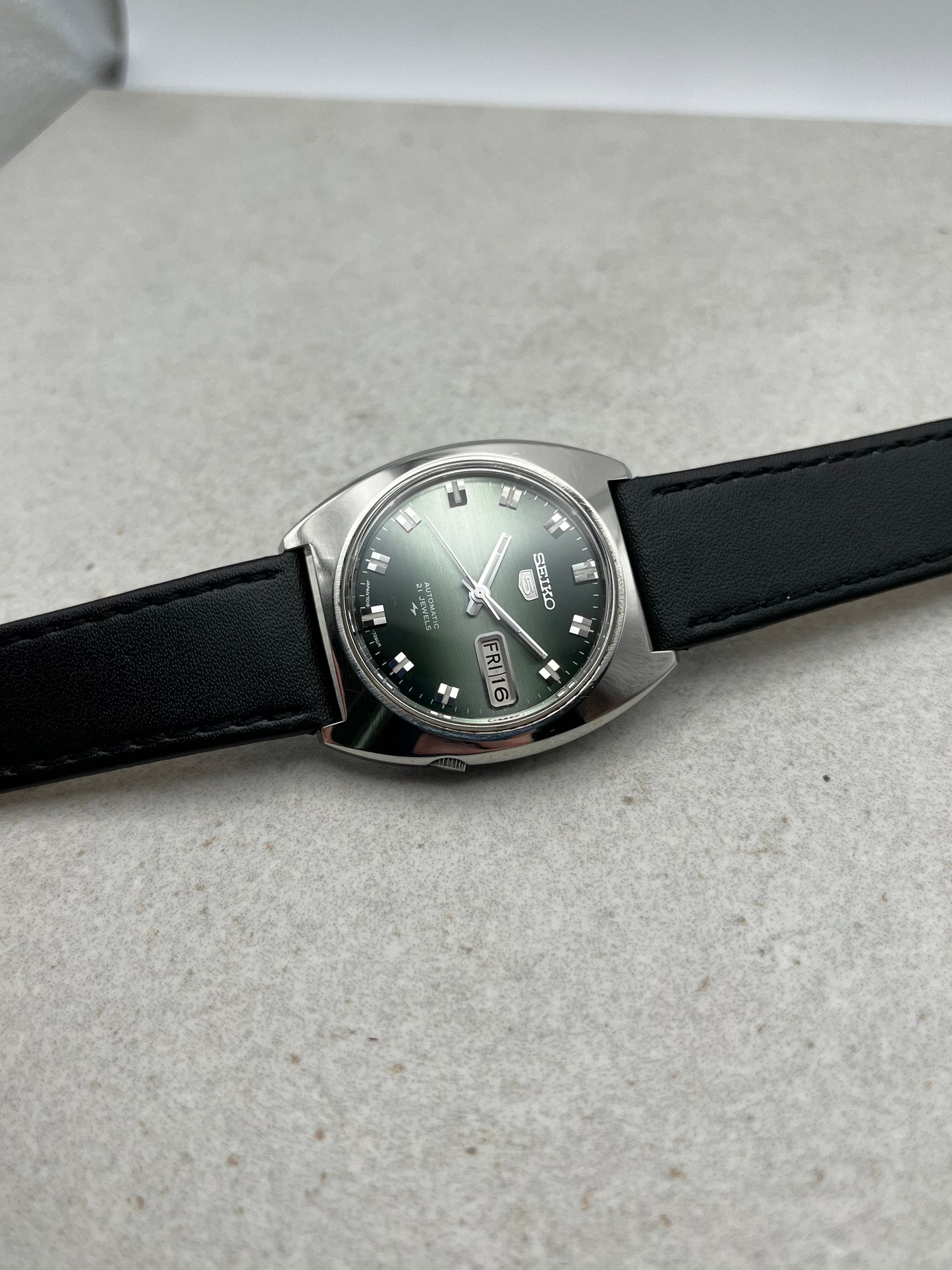 Seiko 5 Automatic 21j Rare Dial 7019-7190