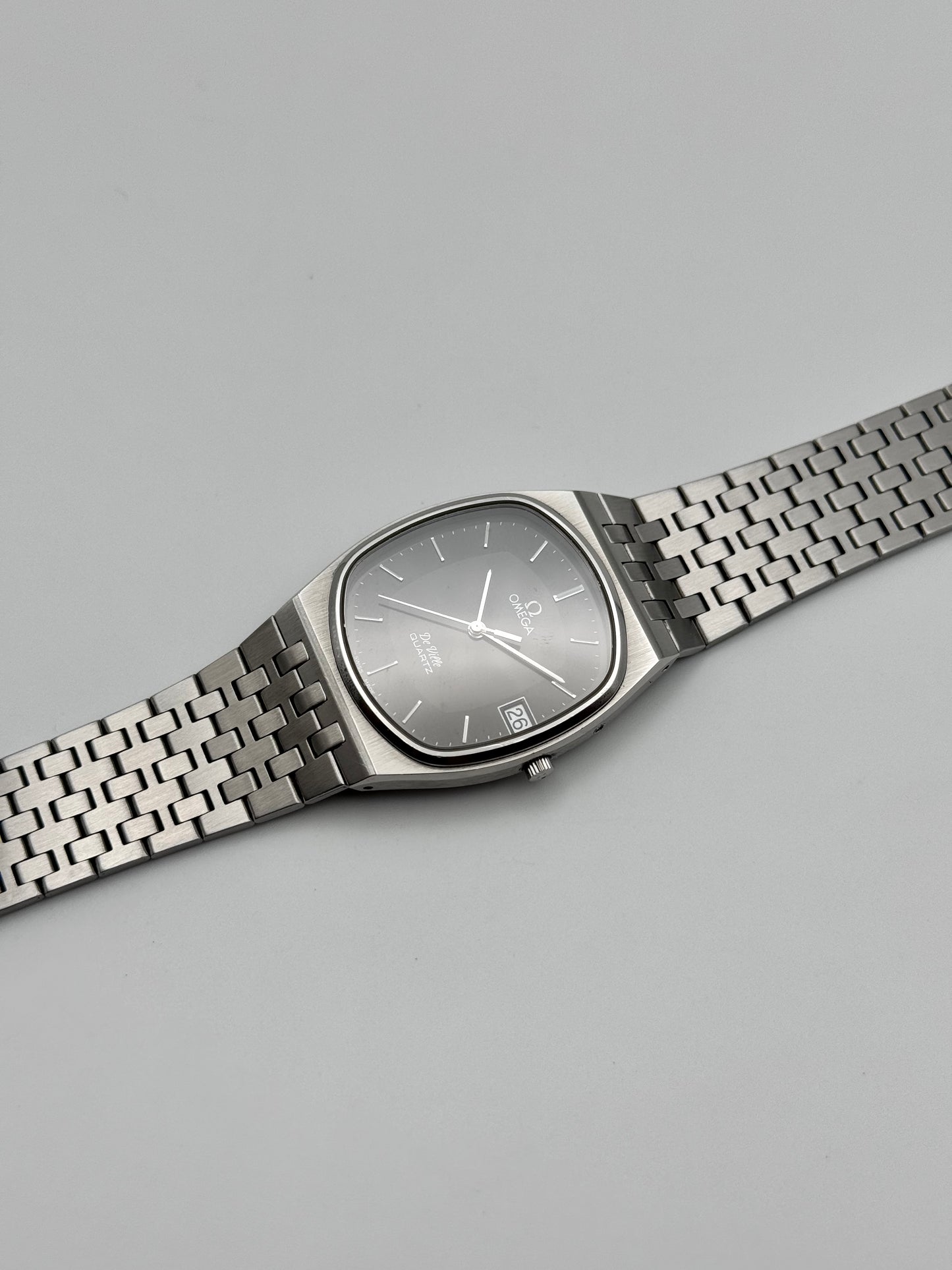 Omega DeVille Quartz Date 192.0011