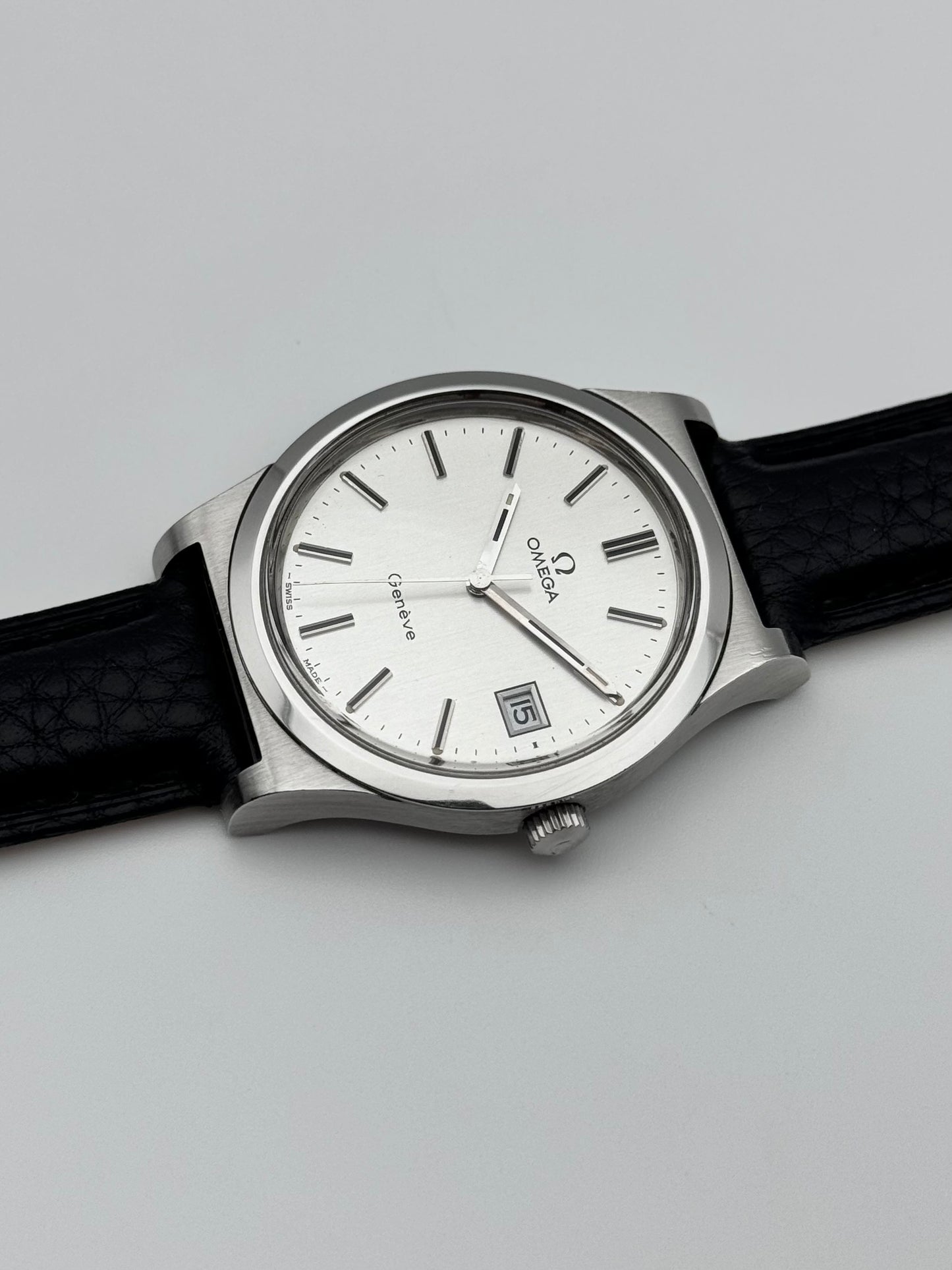 Omega Geneve Manual Wind Date - 136.0102