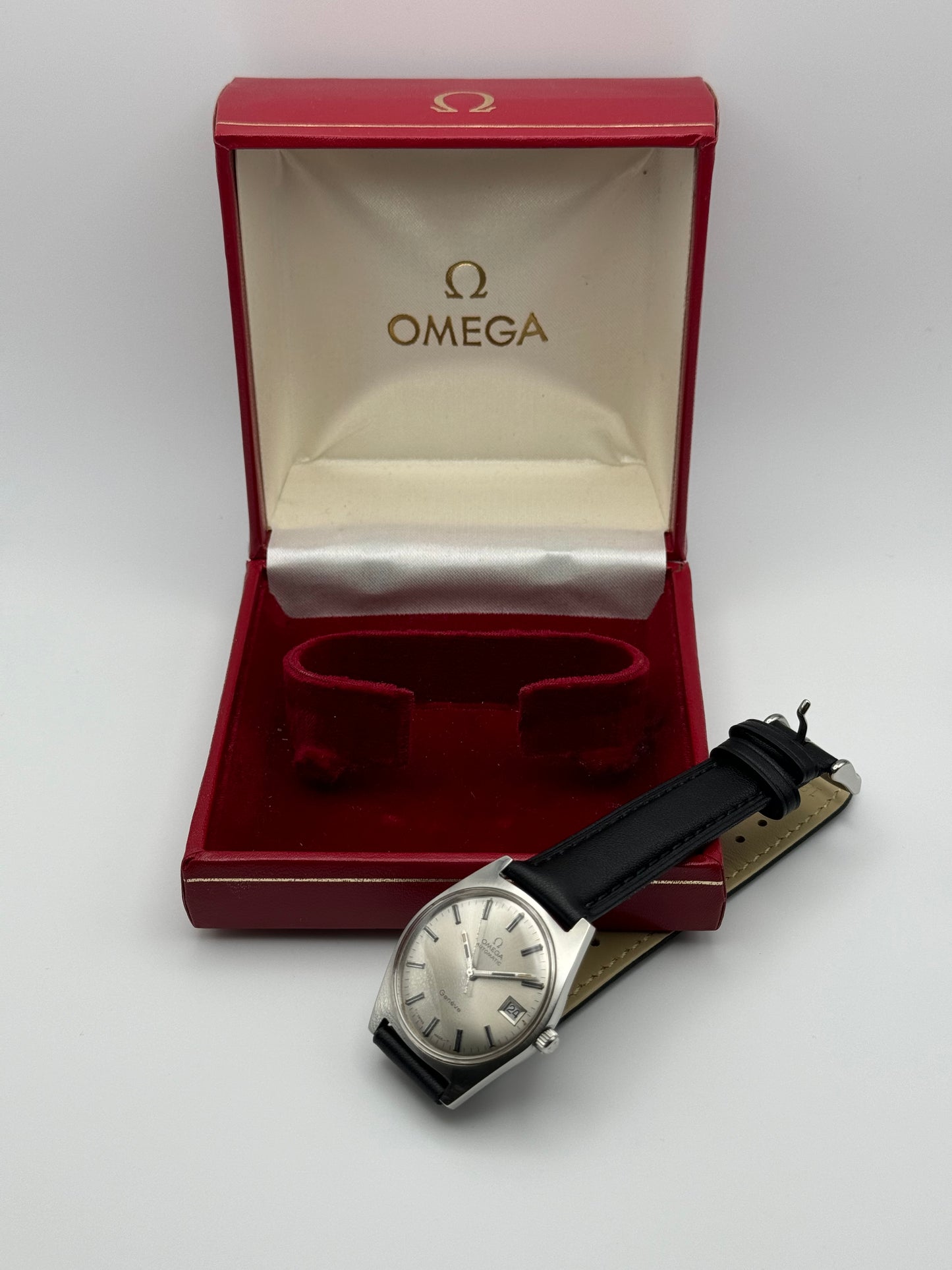 Omega Geneve Date Automatic 166.041 - Box and Papers