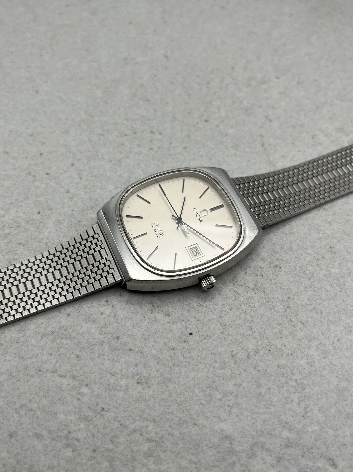 Omega DeVille Quartz Date 192.0035