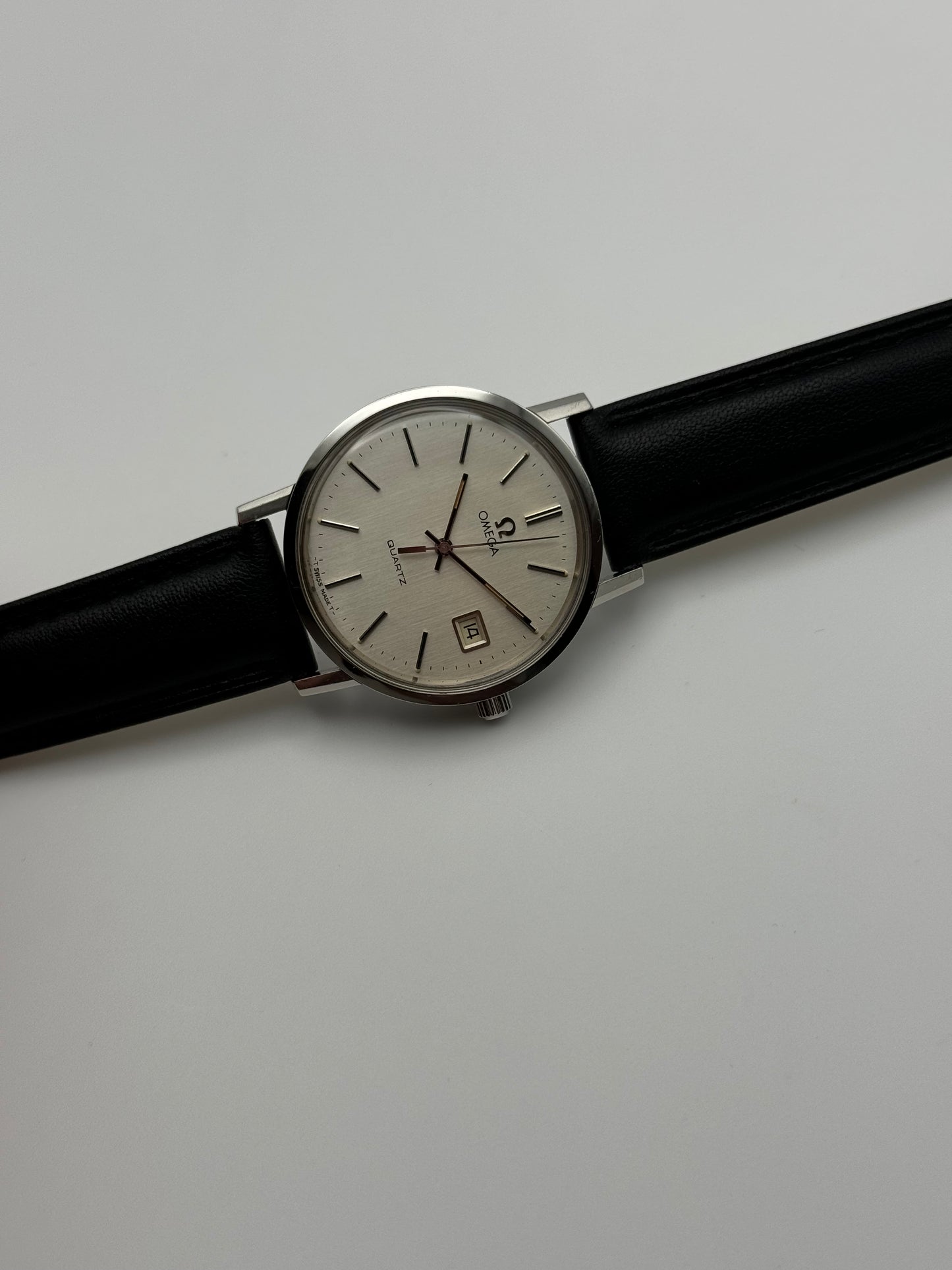 Omega Quartz Date 196.0160