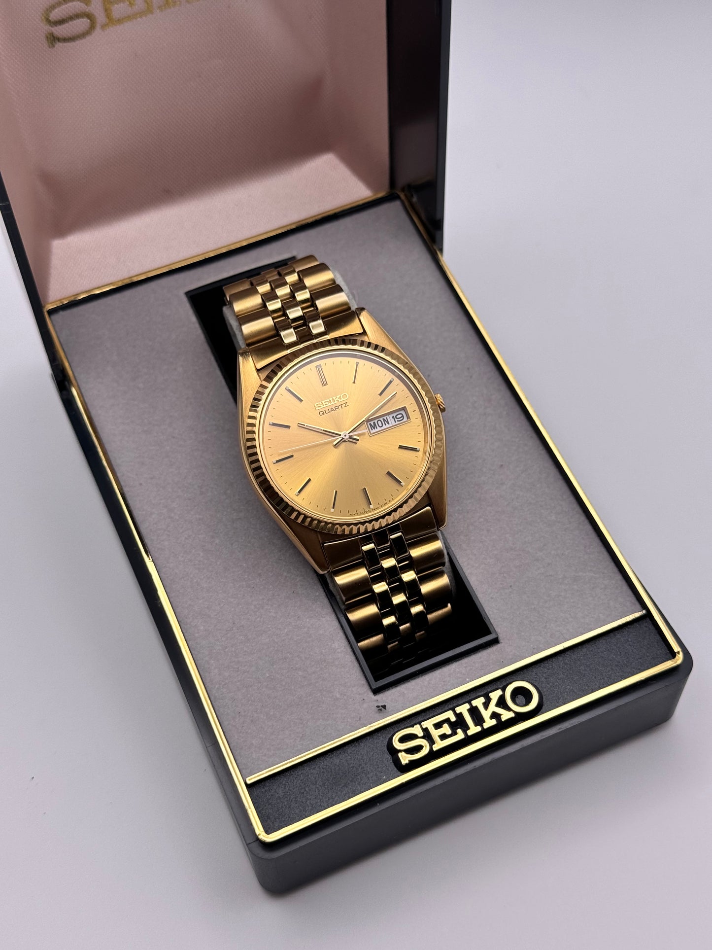 Seiko Quartz Day-Date 7N43-8111 - Original Box