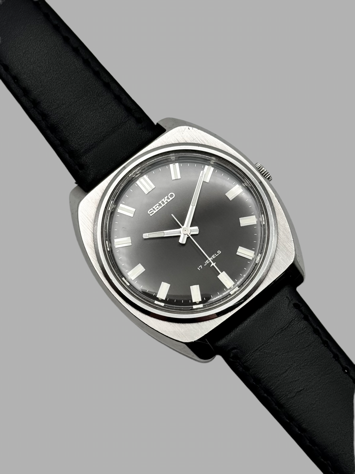 Seiko Manual Wind 17j 7000-8010