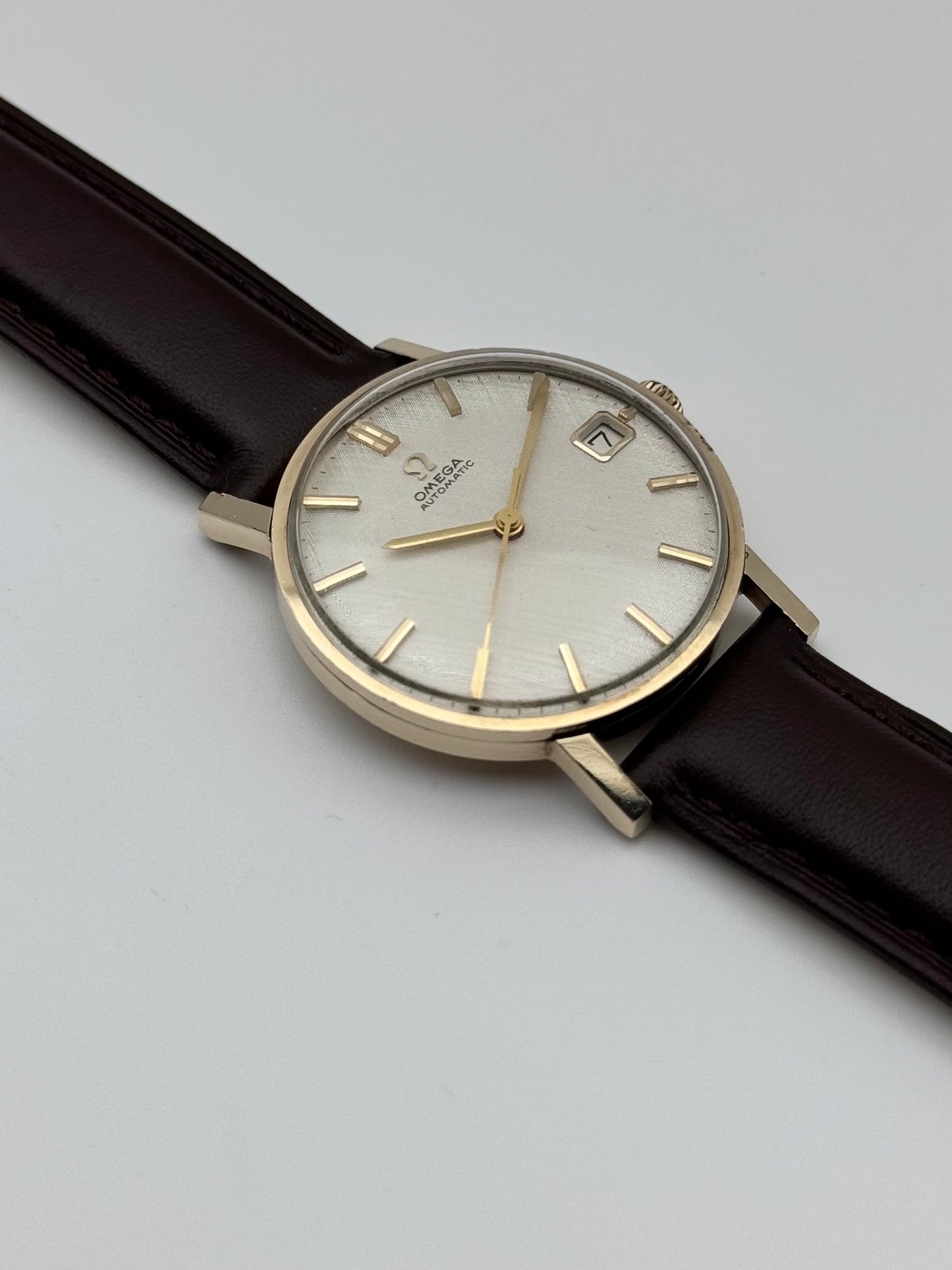 Omega Automatic 9ct Gold - Linen Dial - 161.25002