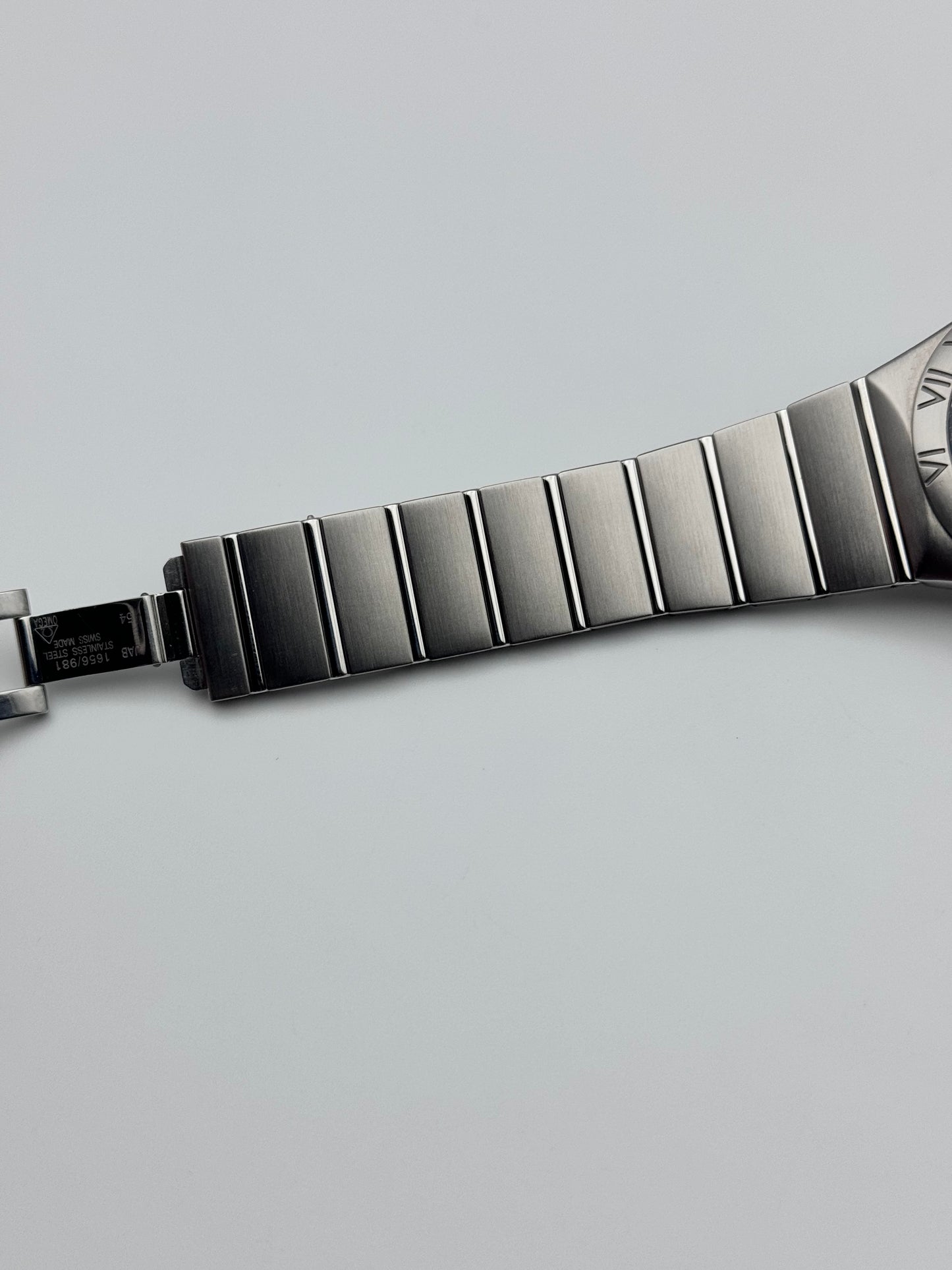 Omega Constellation Quartz Date - Box and Papers