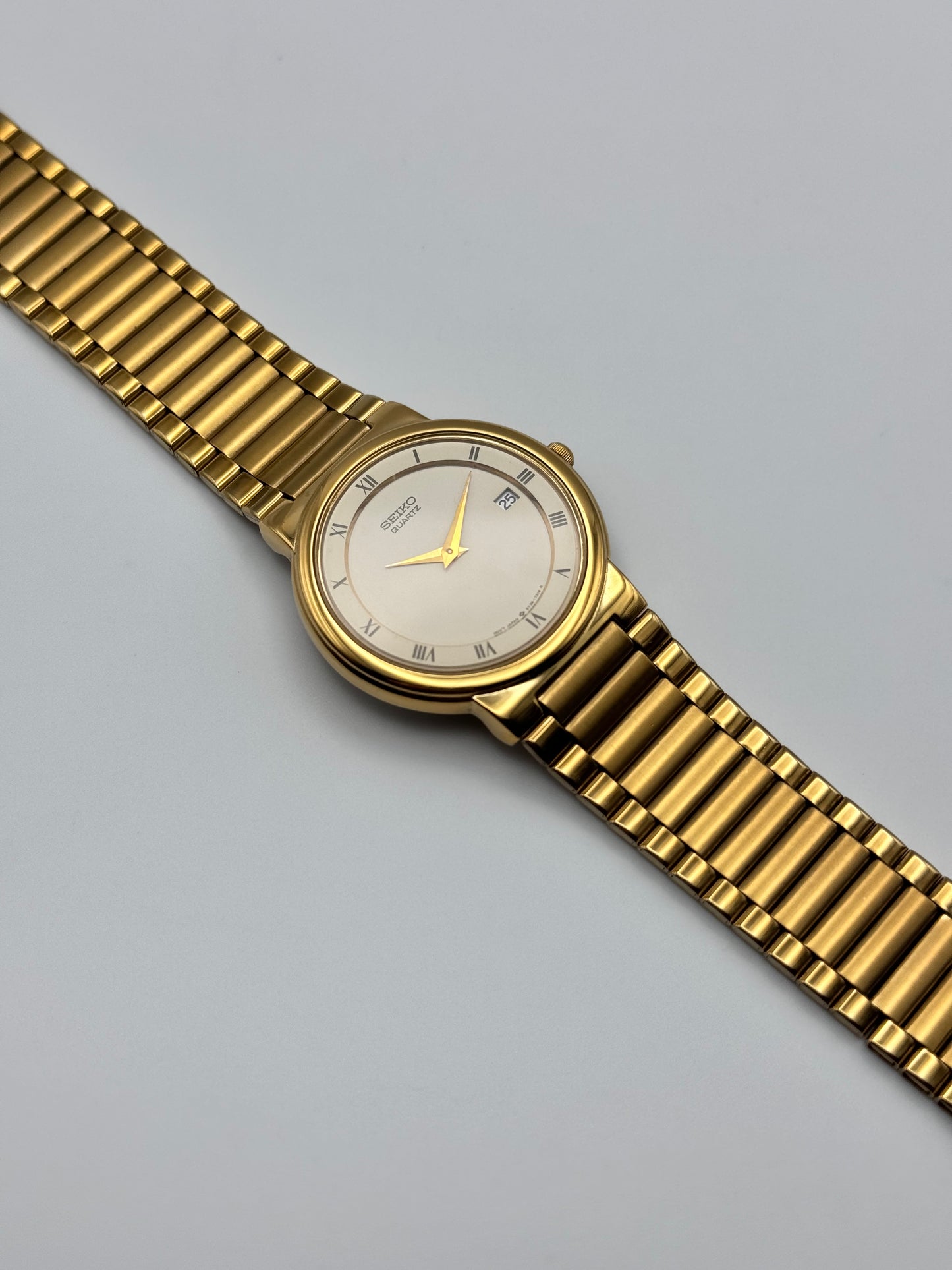 Seiko Quartz Date Dress Watch - 5Y39- 7140