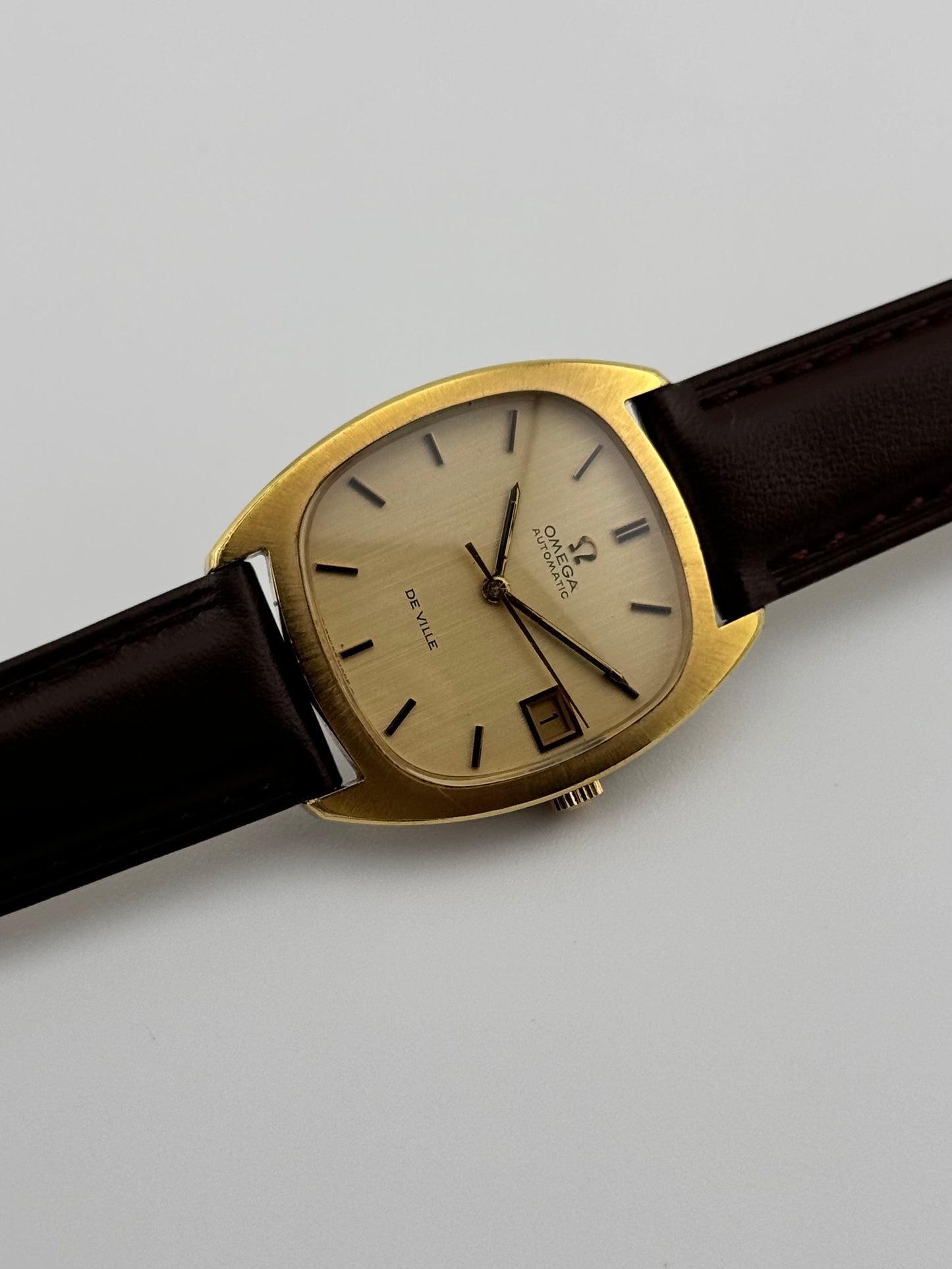 Omega De Ville Automatic Date - 162.045 - Linen Dial