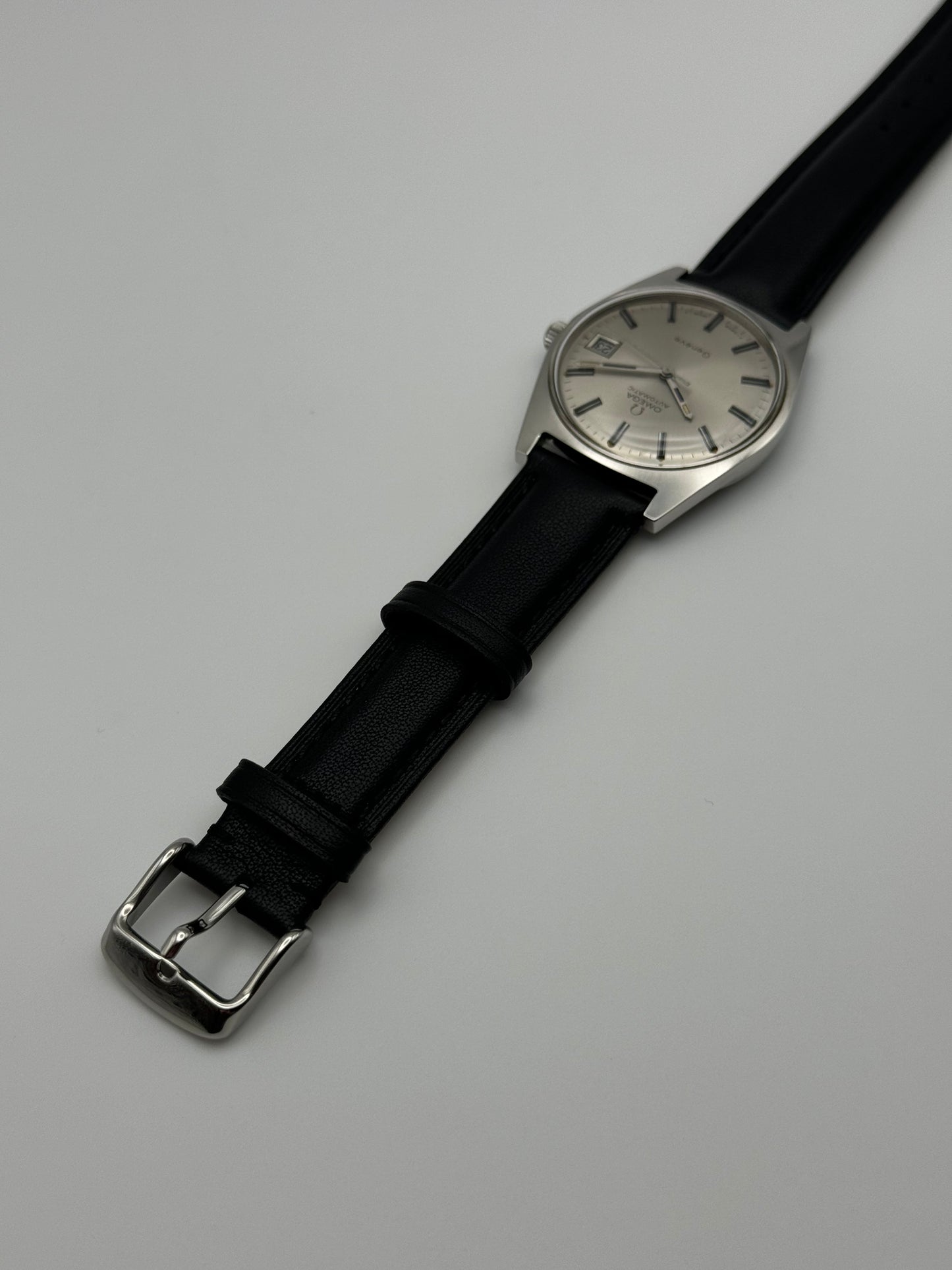 Omega Geneve Date Automatic 166.041 - Box and Papers