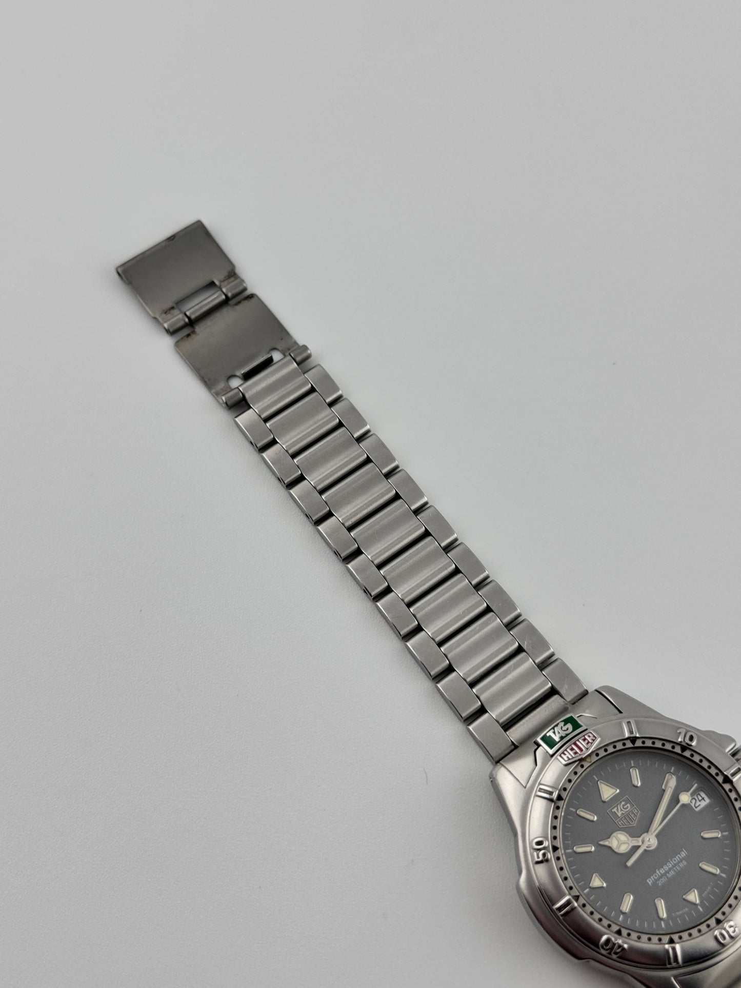 Tag Heuer Professional 200 Quartz Date - WF1211-K0