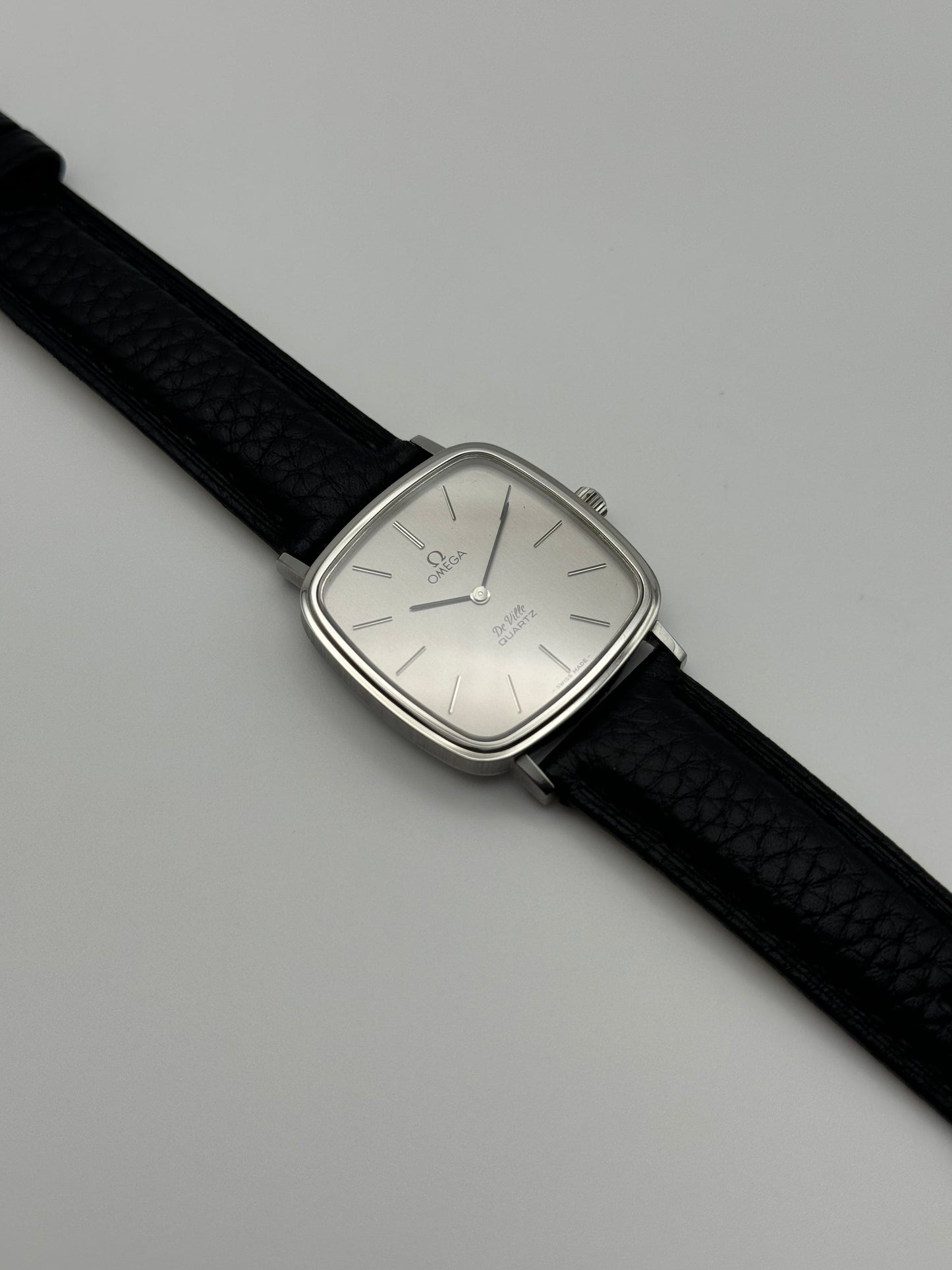 Omega DeVille Quartz 191.0045 - Near Mint