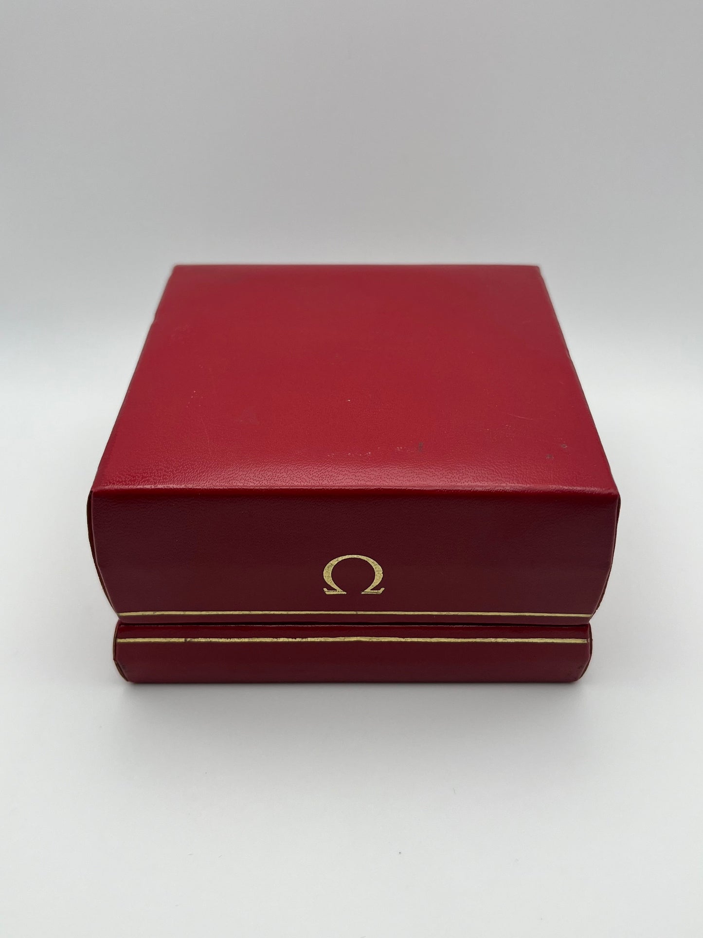 Omega Geneve Manual Wind 9ct Gold 131.25016 - Original Box