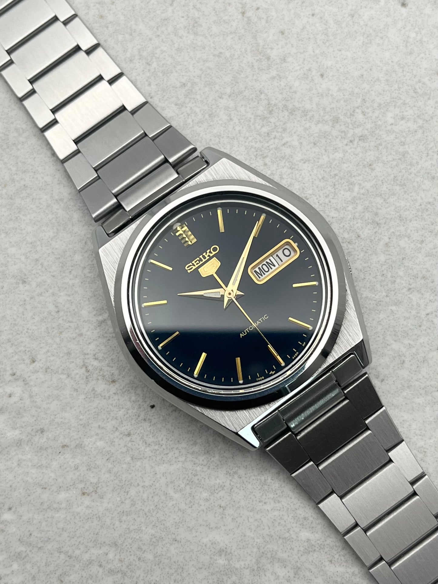 Seiko 5 Automatic 7009-876A - Near New Old Stock!