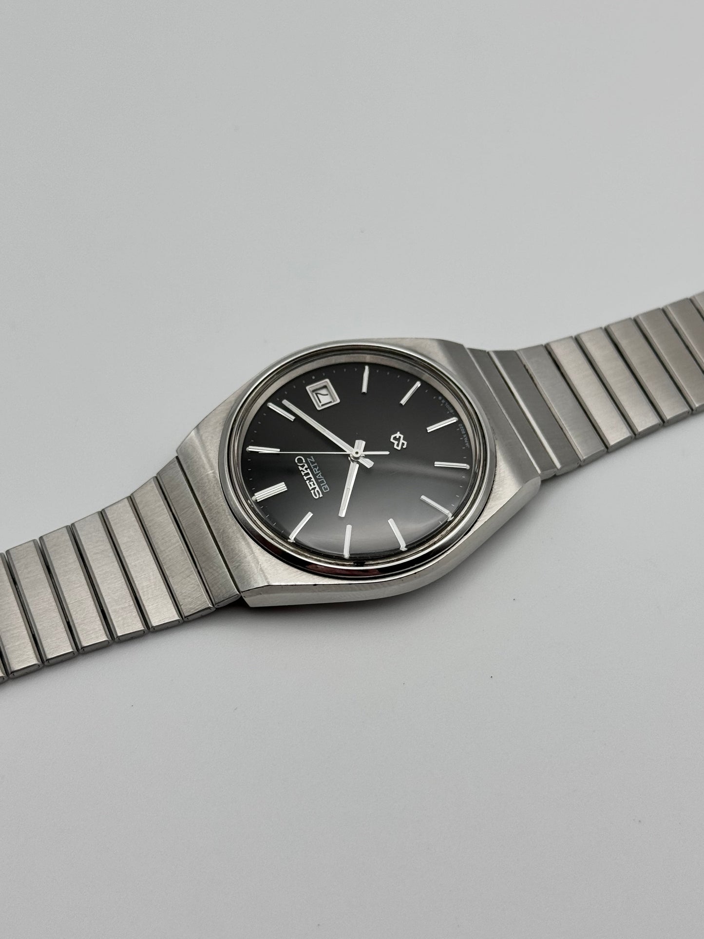 Seiko SQ Quartz 8222-8000