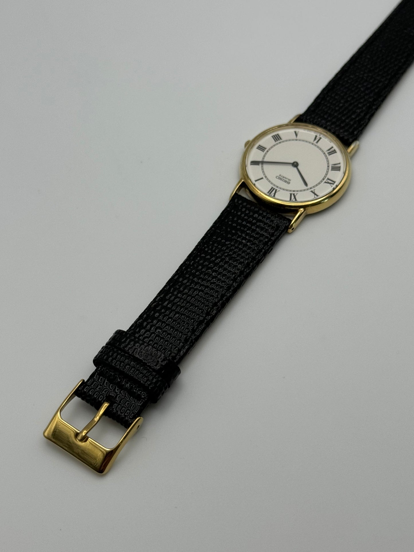 Seiko Quartz Roman Numeral Dial 5Y30-7000