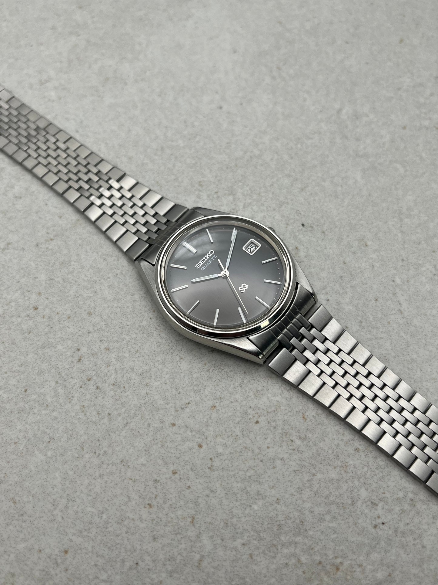 Seiko SQ Quartz Date 8222-8020