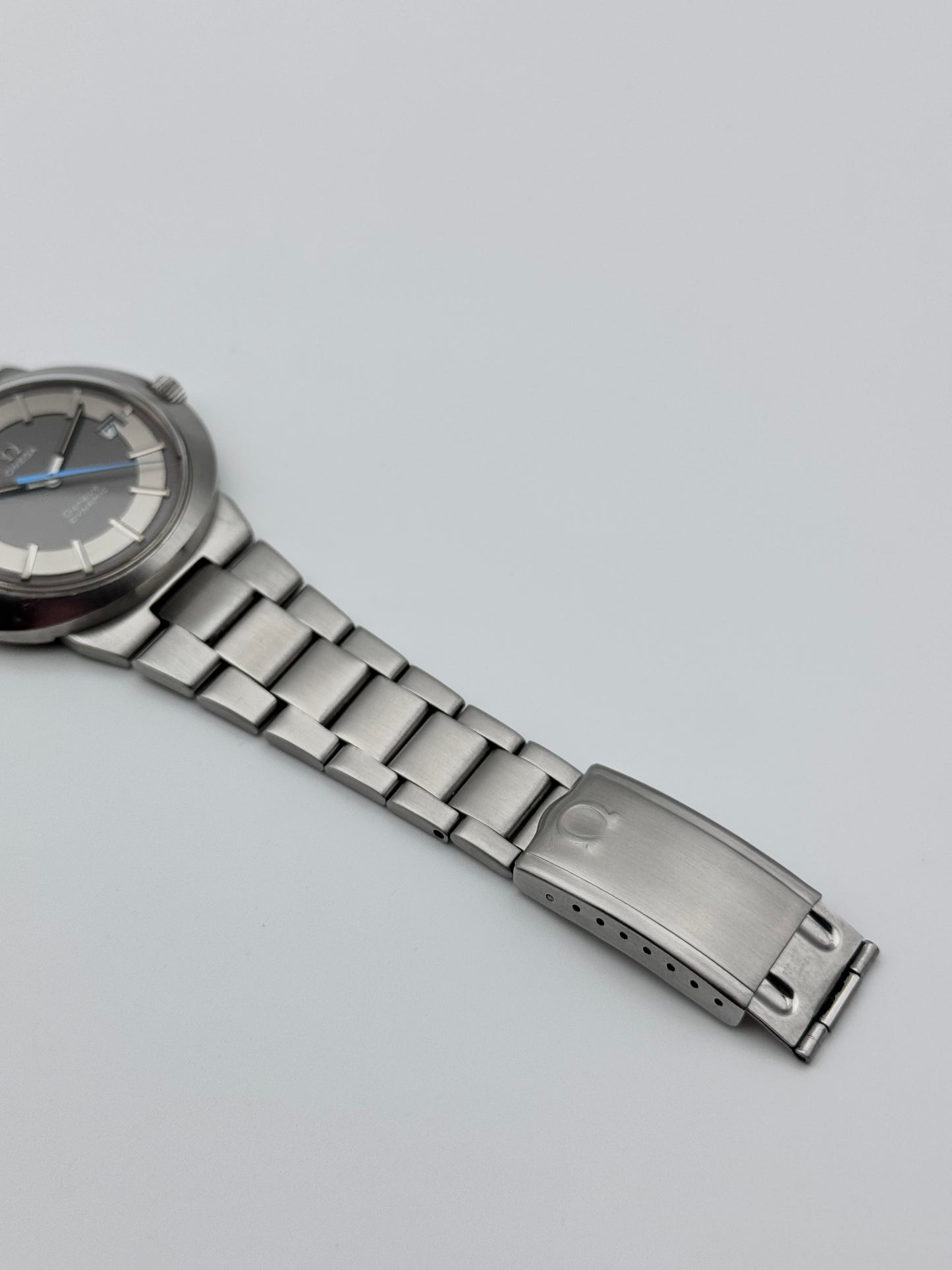 Omega Geneve Dynamic Manual Wind - 136.033 - Rare Dial