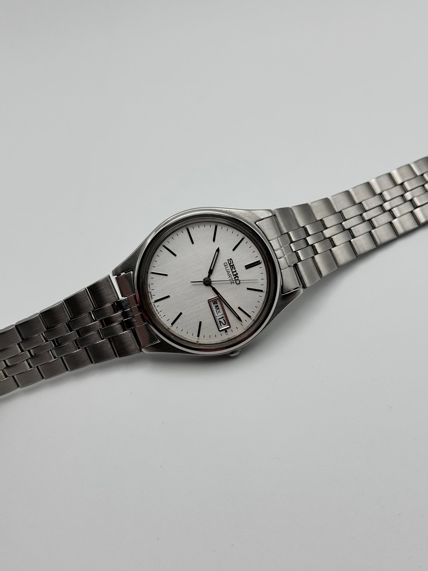 Seiko Quartz Day-Date 7N43-8A30 - Rare Chinese Day-Date