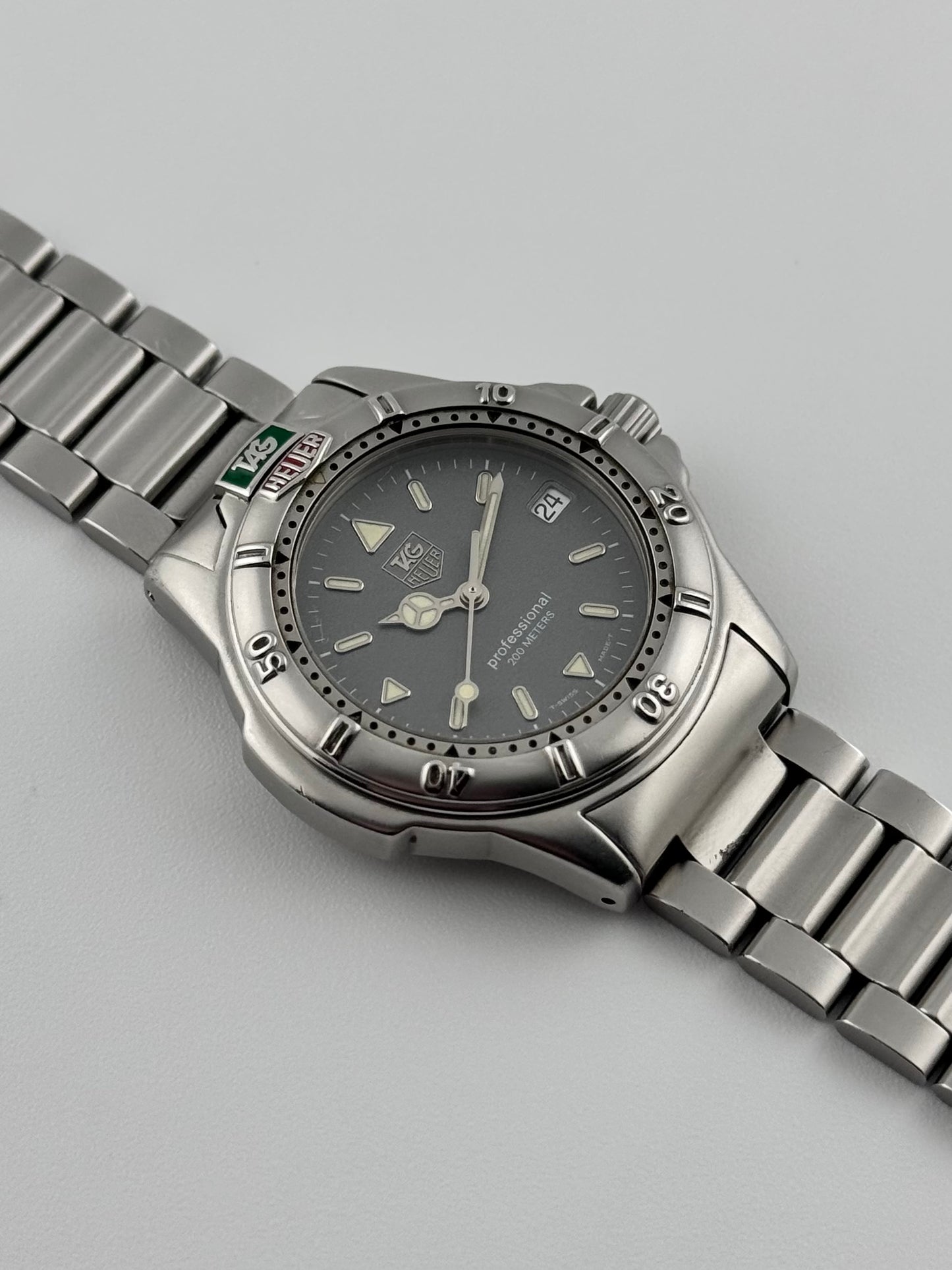 Tag Heuer Professional 200 Quartz Date - WF1211-K0