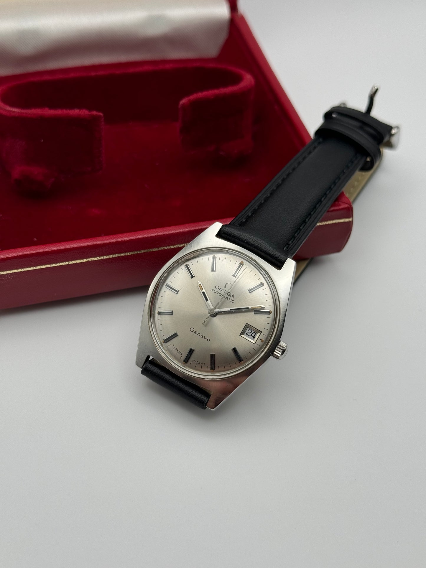 Omega Geneve Date Automatic 166.041 - Box and Papers