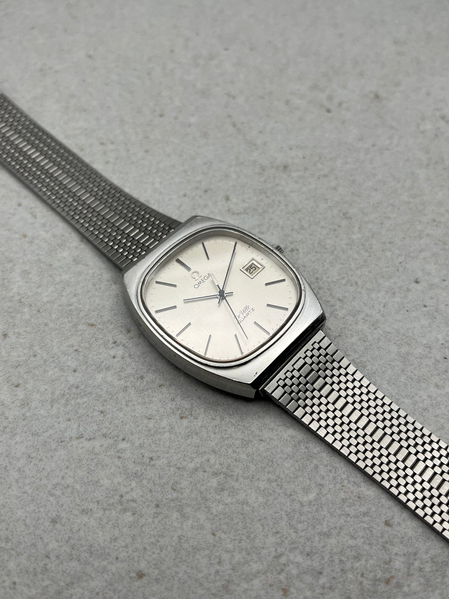 Omega DeVille Quartz Date 192.0035