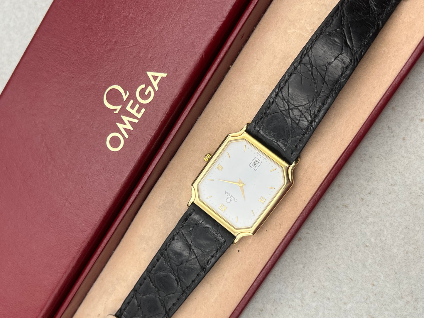 Omega Tank Quartz Date 18ct Solid Gold 196.980