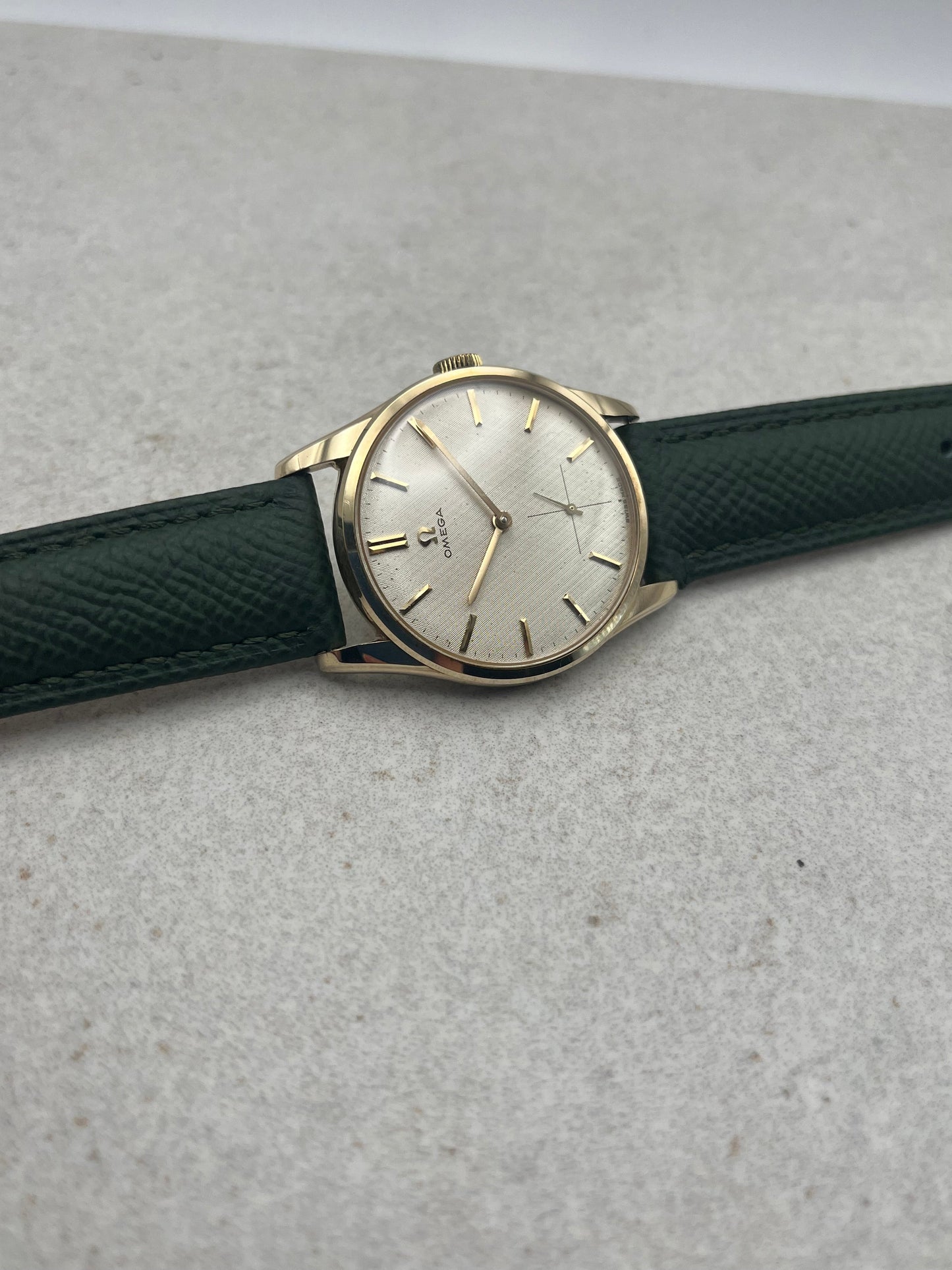 Omega Manual 9ct Gold Linen Dial 121.5400