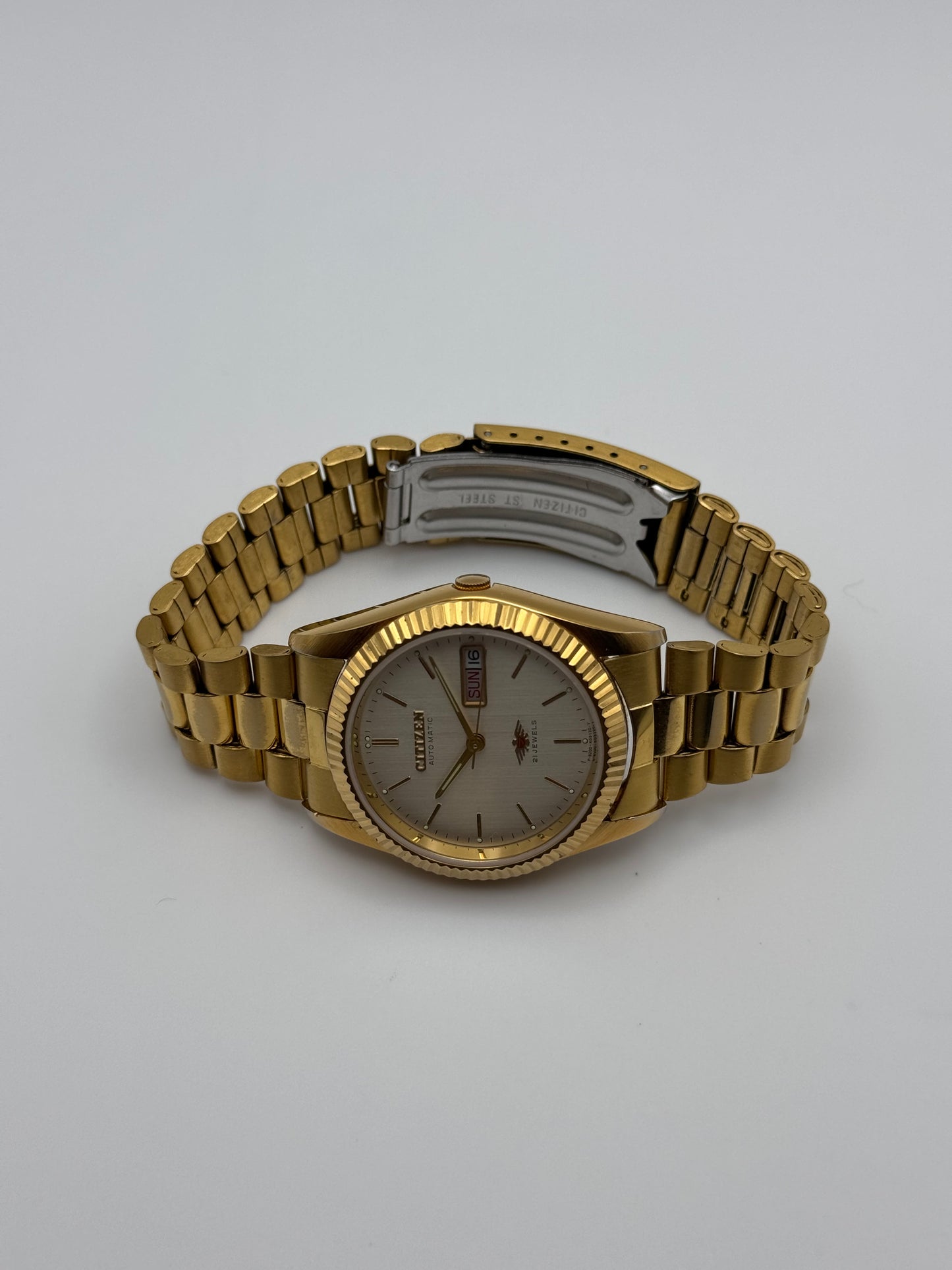 Citizen Eagle 7 Day-Date 4-R02092 - Box and Papers