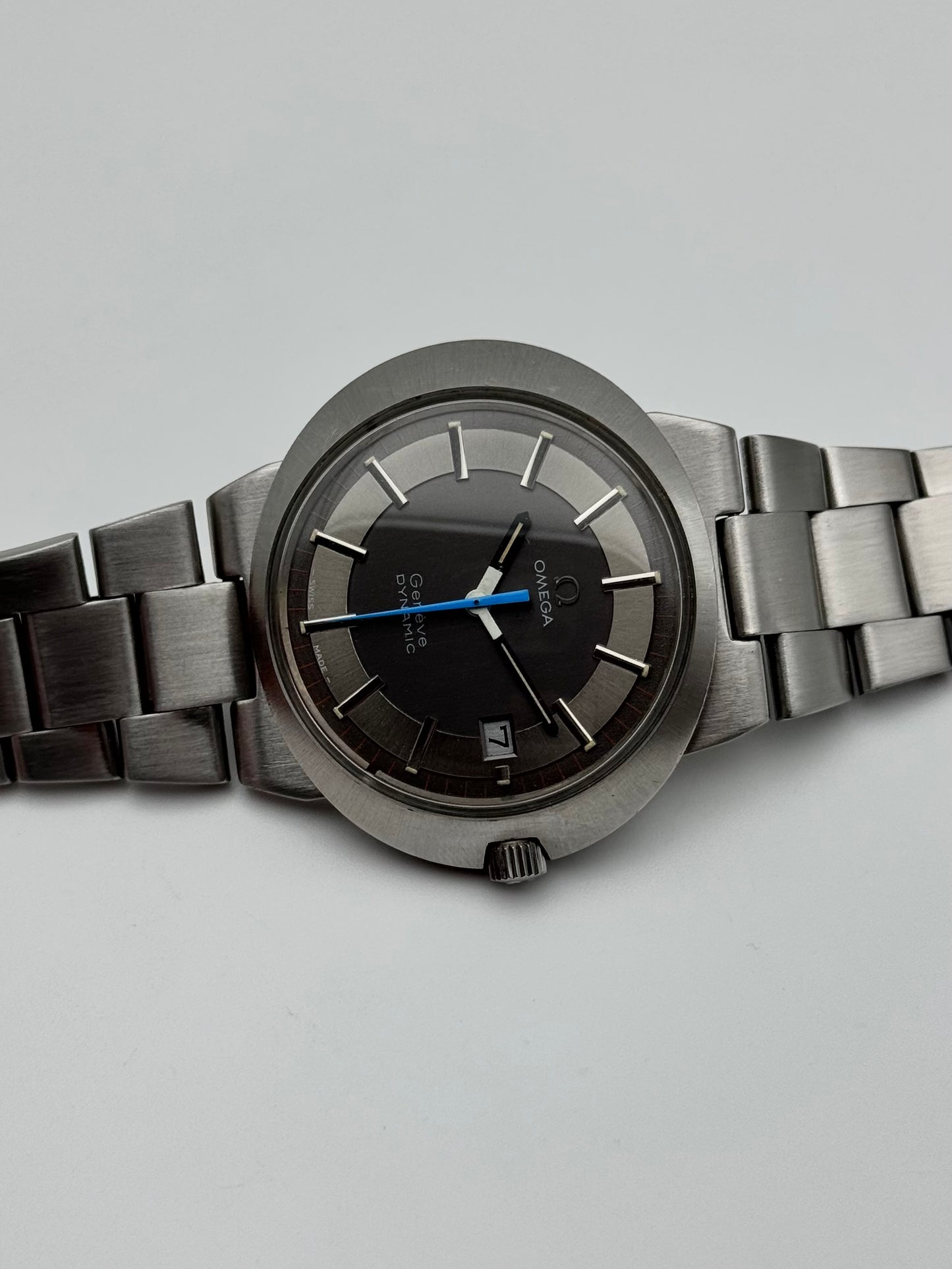 Omega Geneve Dynamic Manual Wind - 136.033 - Rare Dial