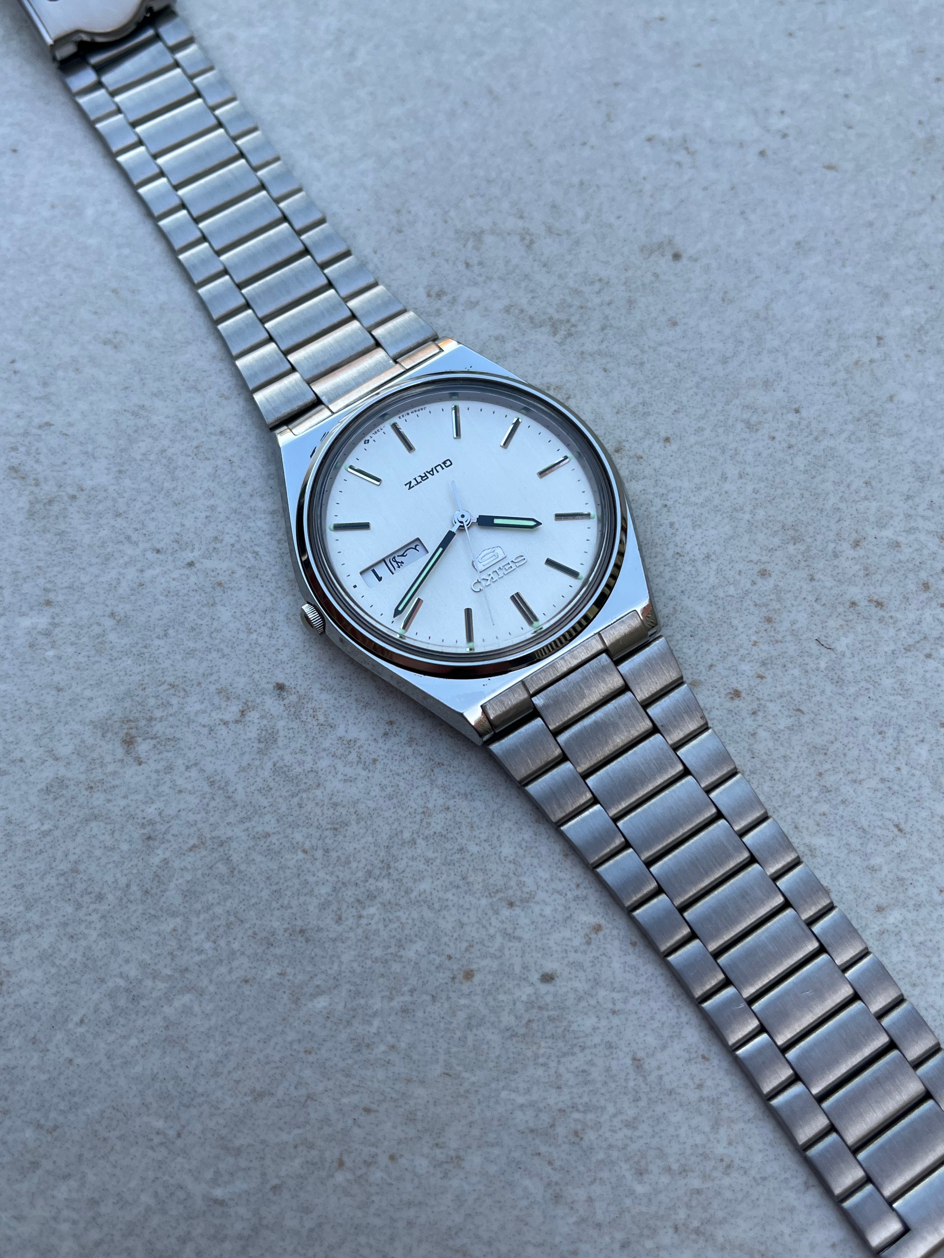 Seiko 5 Quartz Arabic Day Date 8123 7230