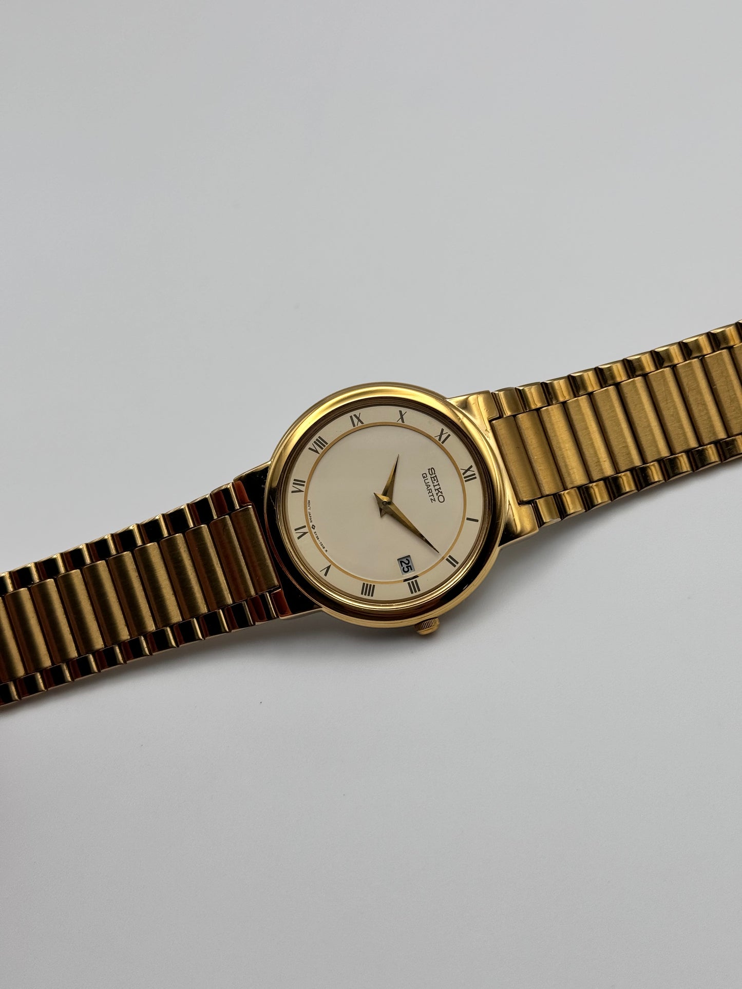 Seiko Quartz Date Dress Watch - 5Y39- 7140