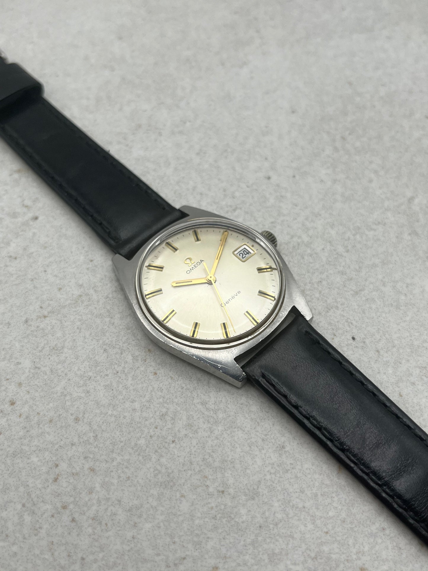 Omega Geneve Date Manual Wind 136.041