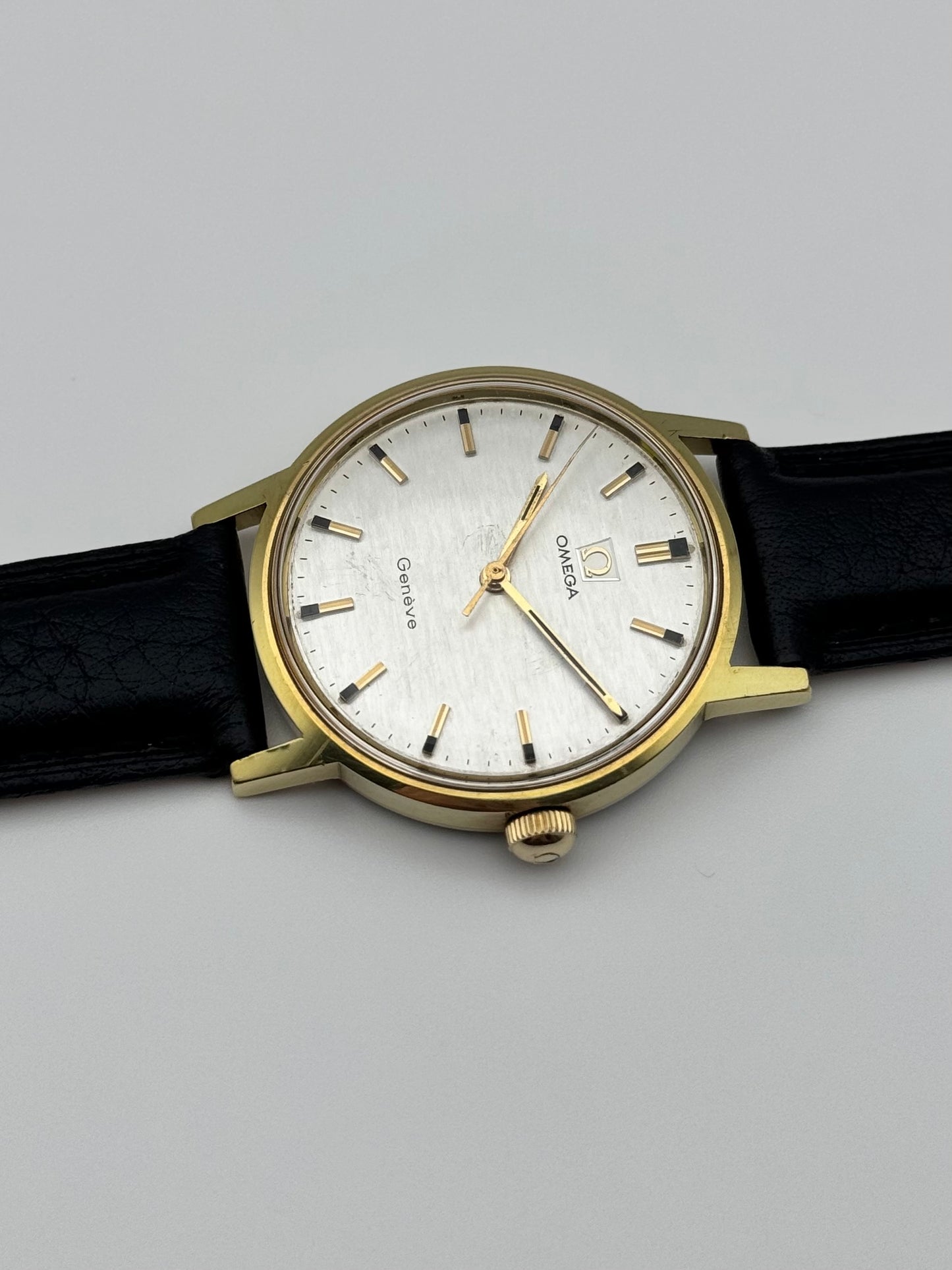 Omega Geneve Manual Wind - 135.070 - Rare Shantung Dial