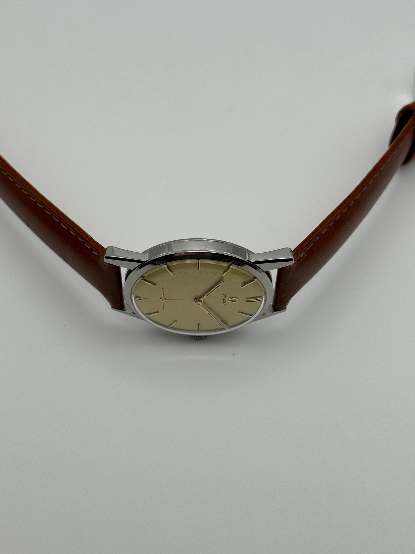 Omega Small Seconds Manual Wind 121.001 - Extremely rare linen dial!