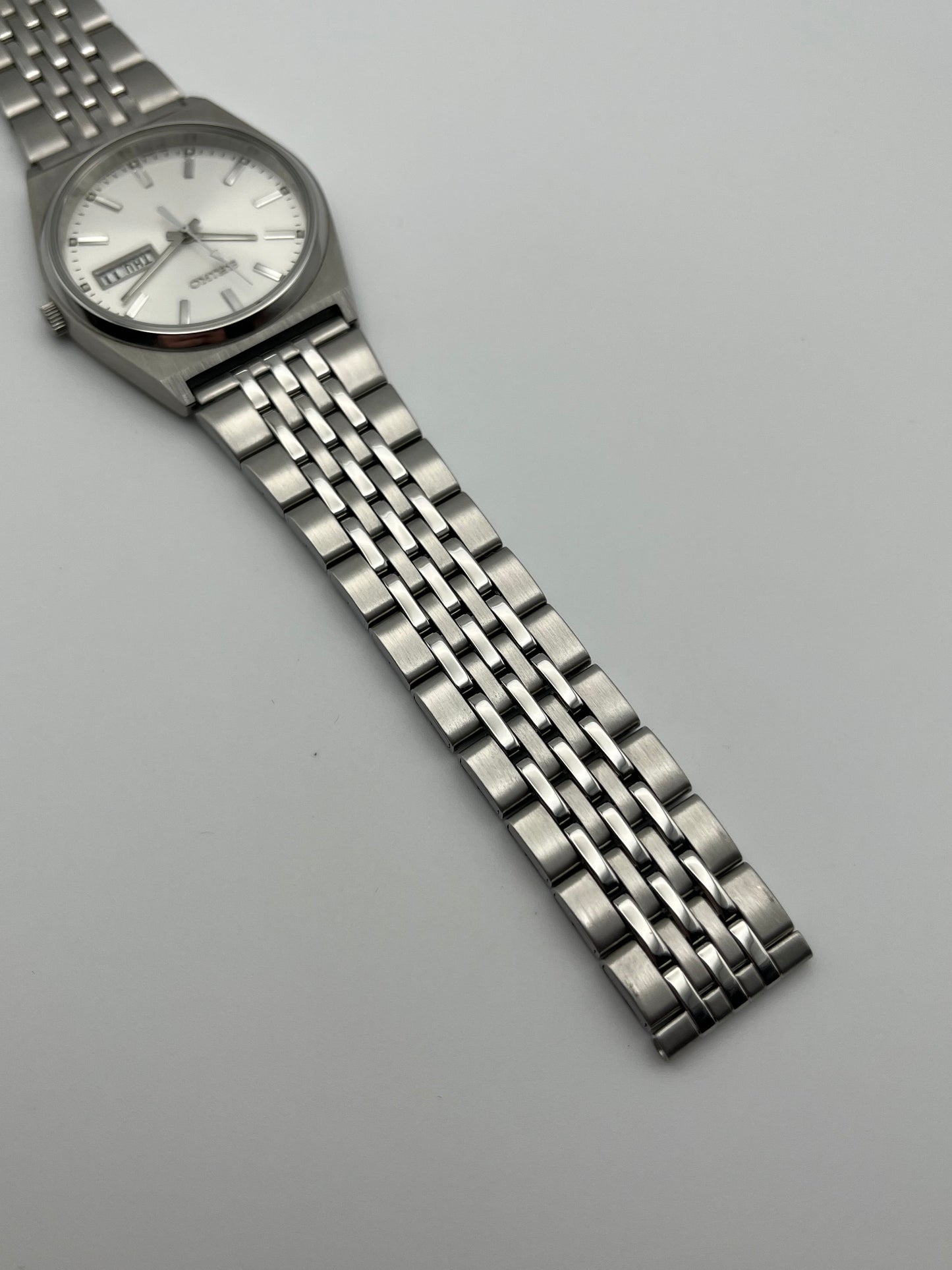 Seiko Quartz V743-9029