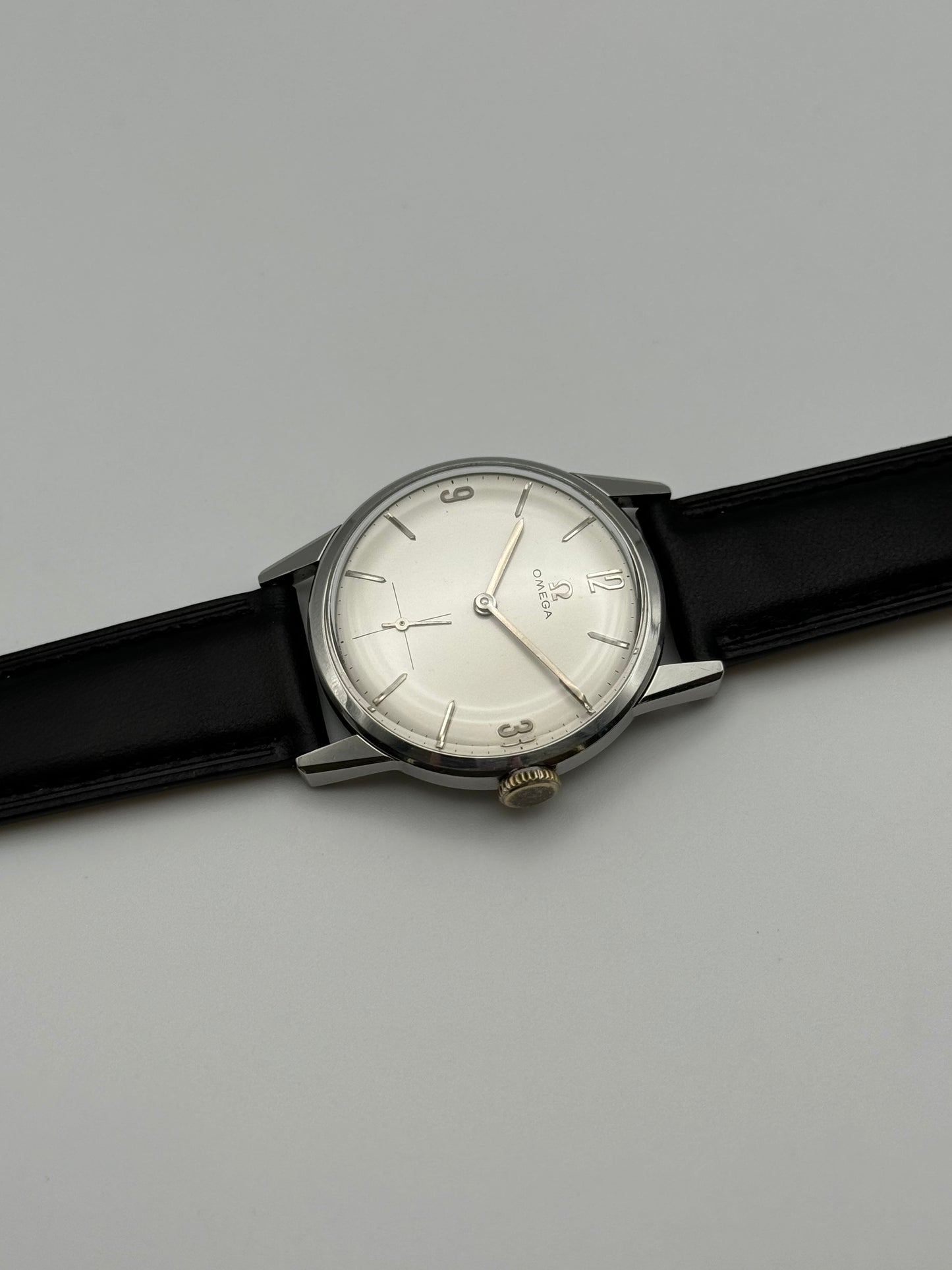 Omega Manual Wind Small Seconds 121.001