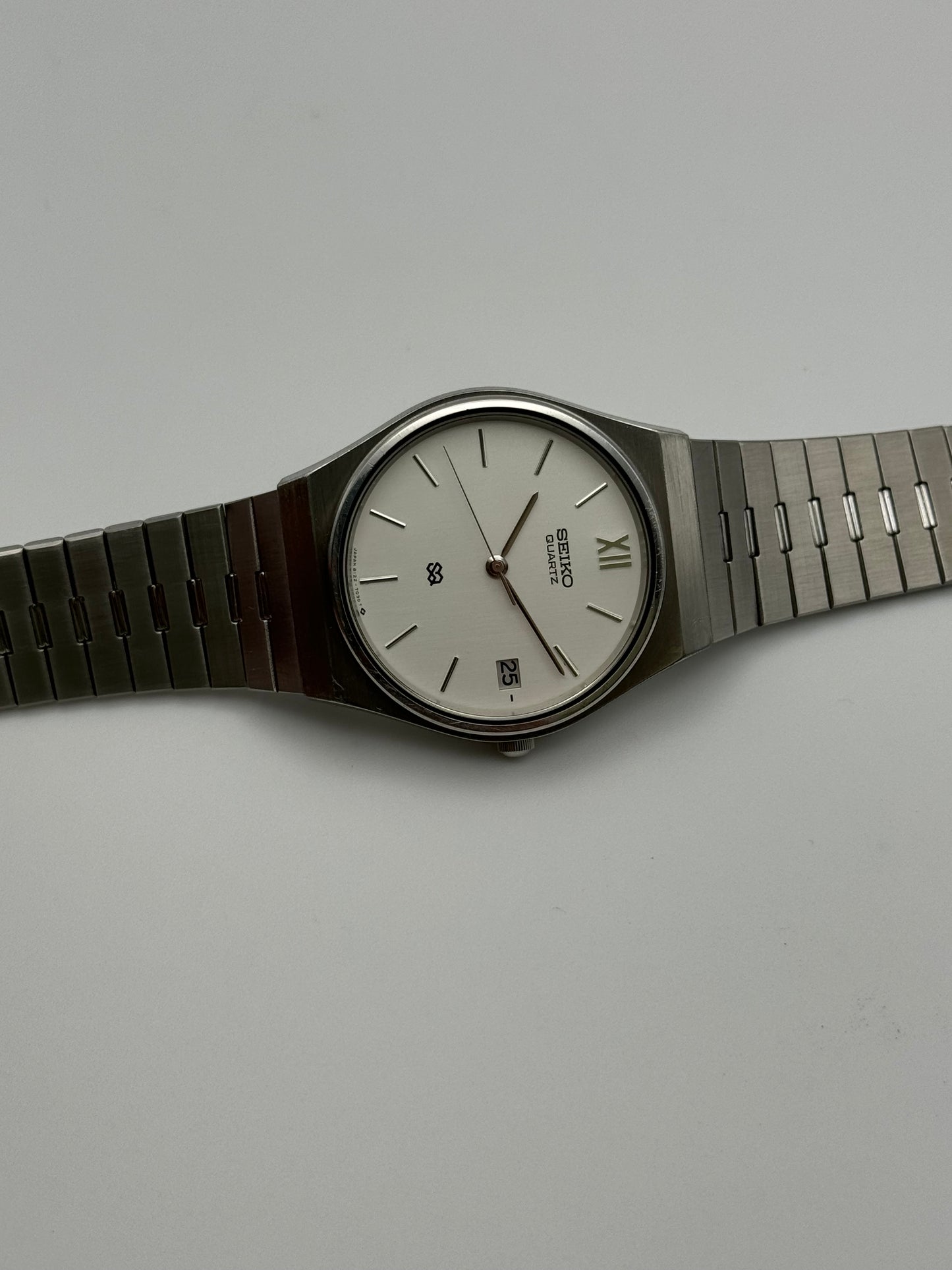 Seiko SQ Quartz Date 8122-7020