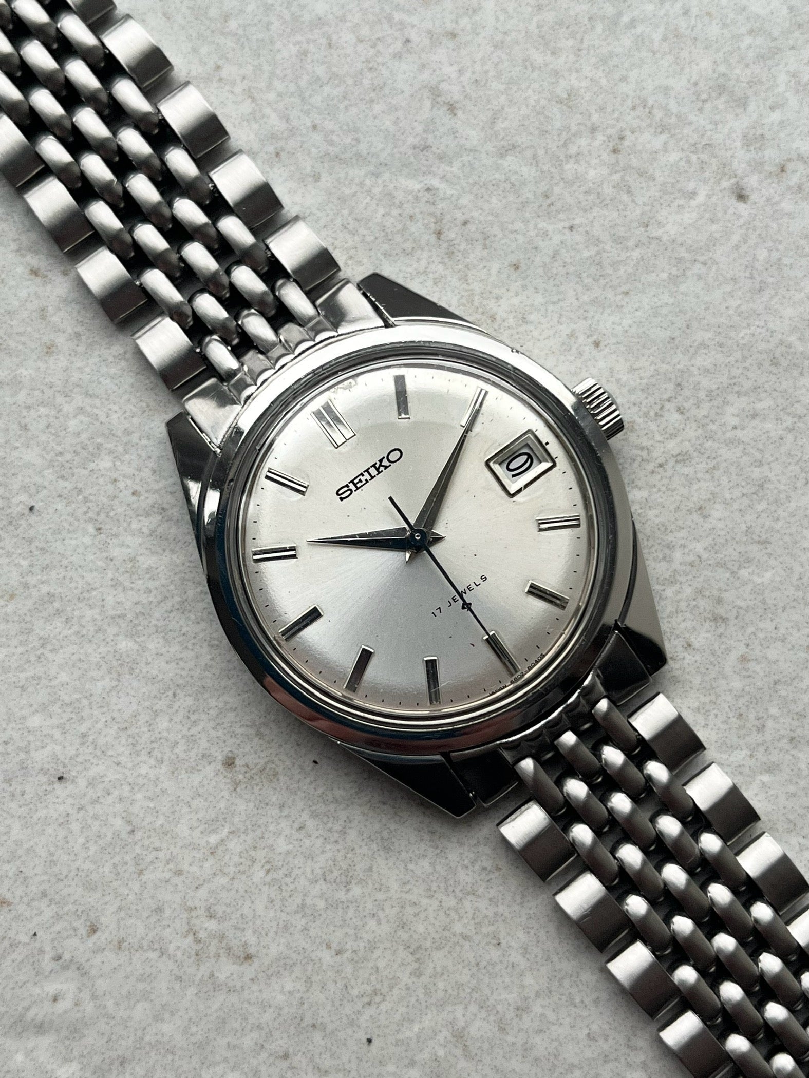 Seiko Manual Wind Date 6602-8050 – The Wrist Watcher