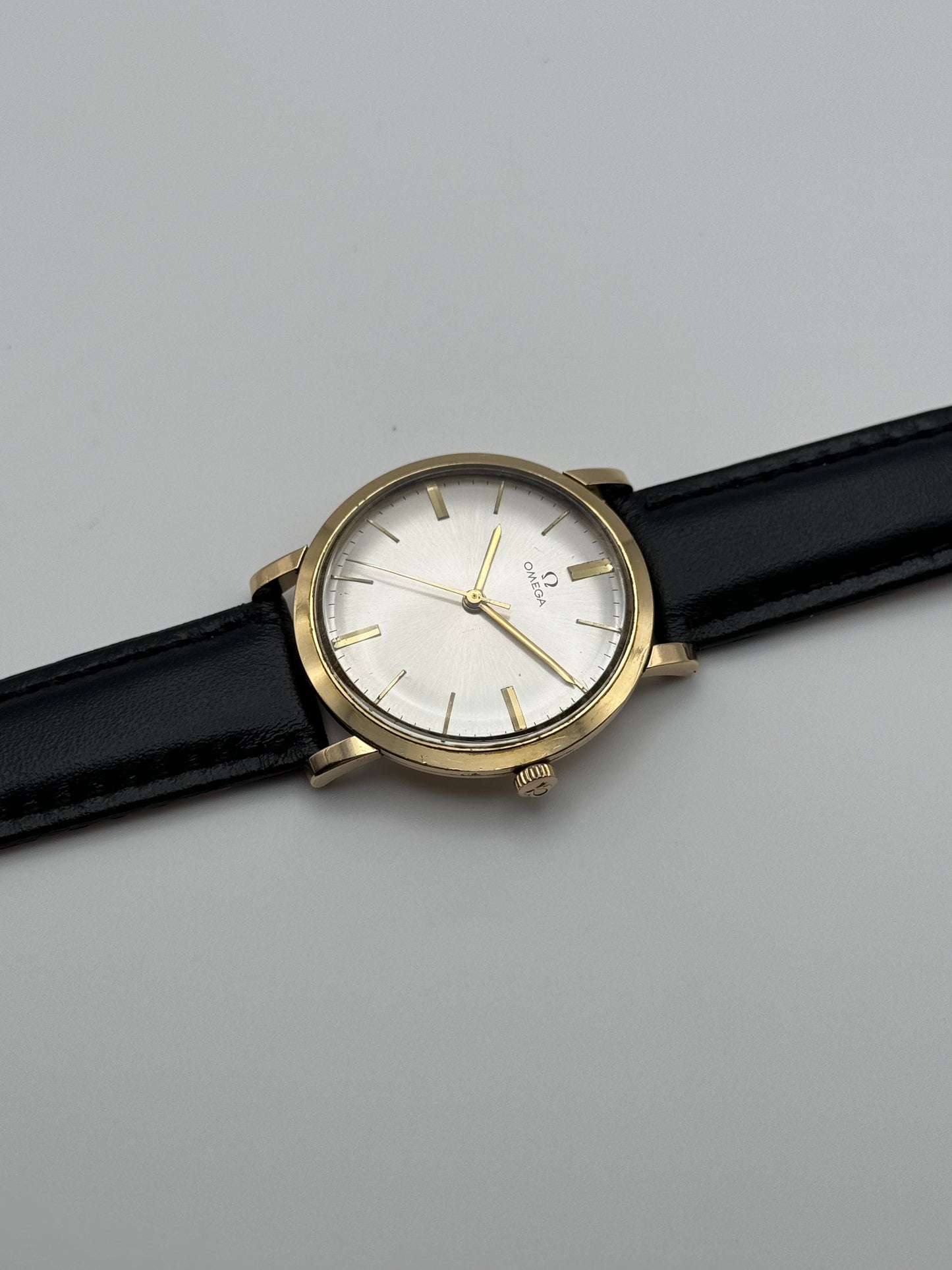 Omega Manual Wind 18ct Solid Gold Calibre 520