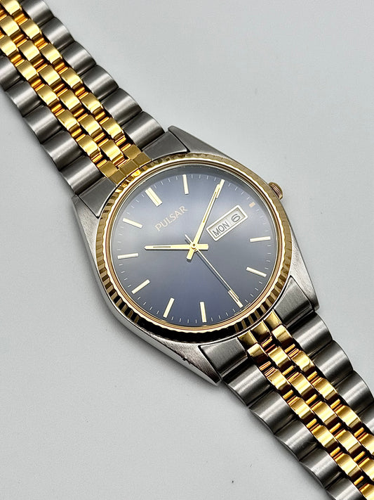 Pulsar Day-Date Quartz V773-X029