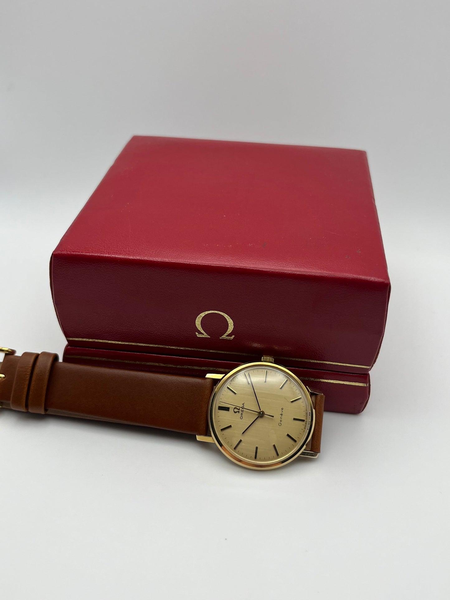 Omega Geneve Manual Wind 9ct Gold 131.25016 - Original Box