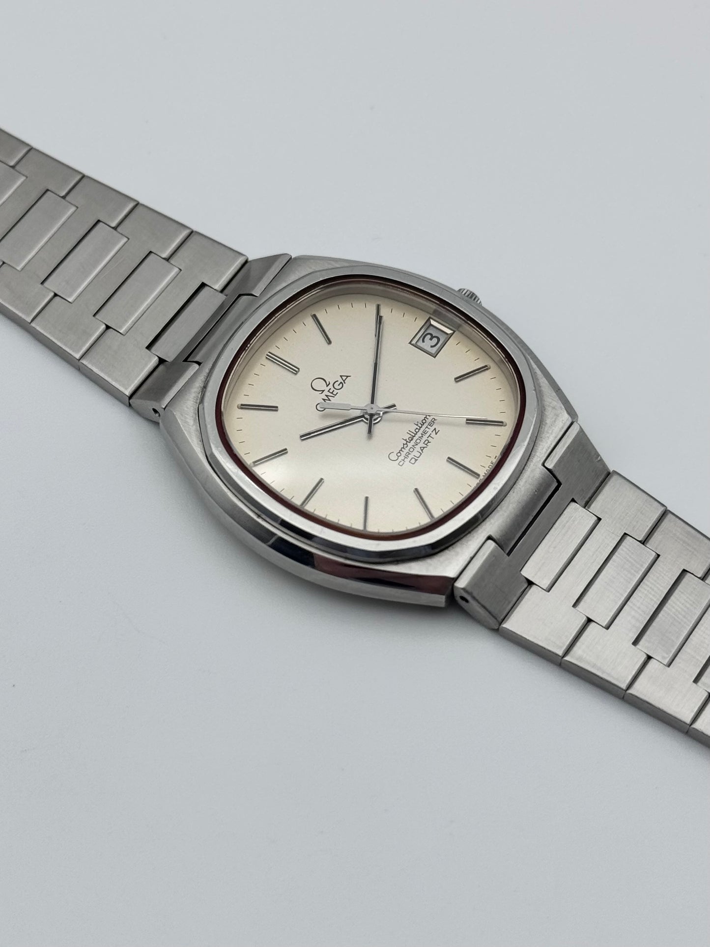 Omega Constellation Chronometer Quartz Date 198.0124 - Original Bracelet