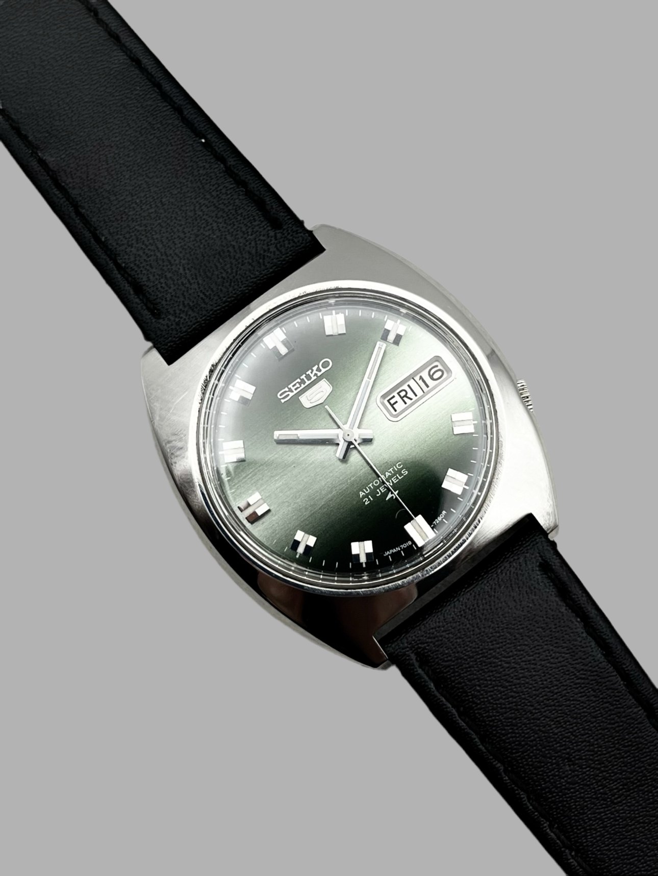 Seiko 5 Automatic 21j Rare Dial 7019-7190