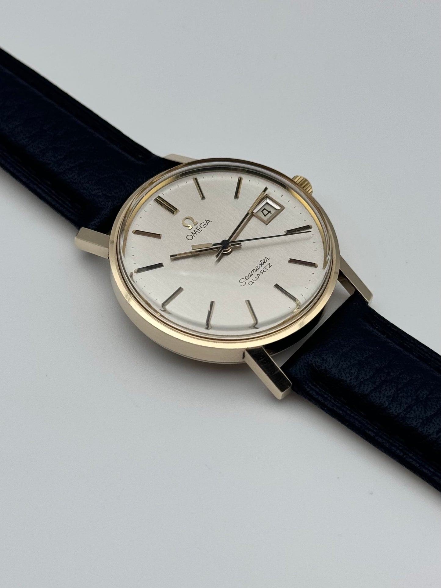 Omega Seamaster Quartz Date 9ct Solid Gold - 196.5102