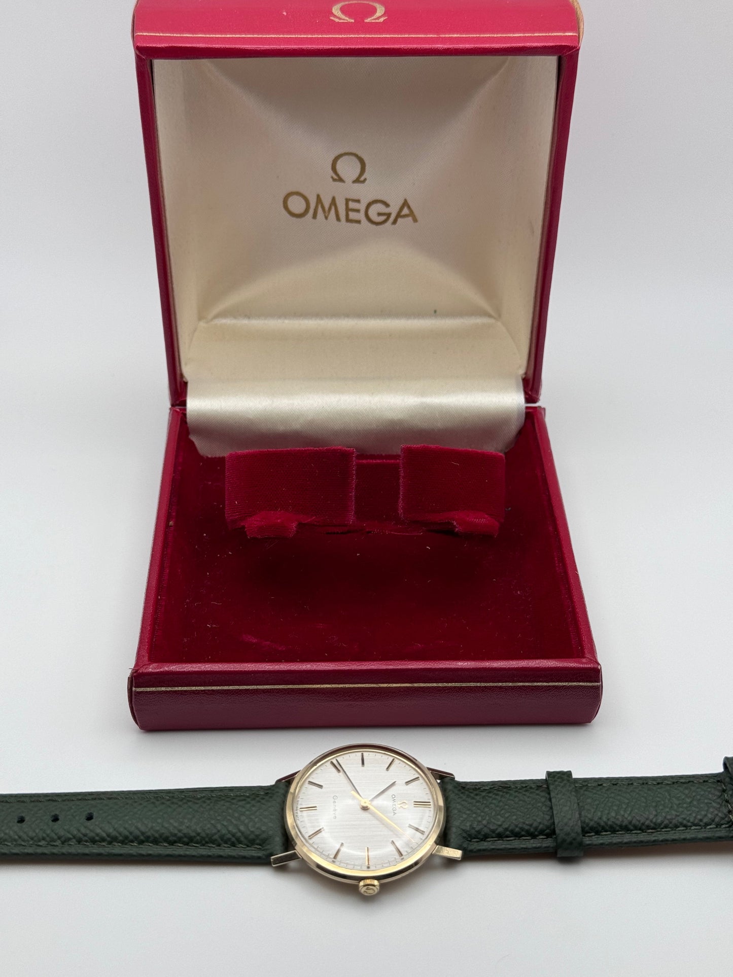 Omega Geneve Manual Wind 9ct Gold 131.25016 - Original Box