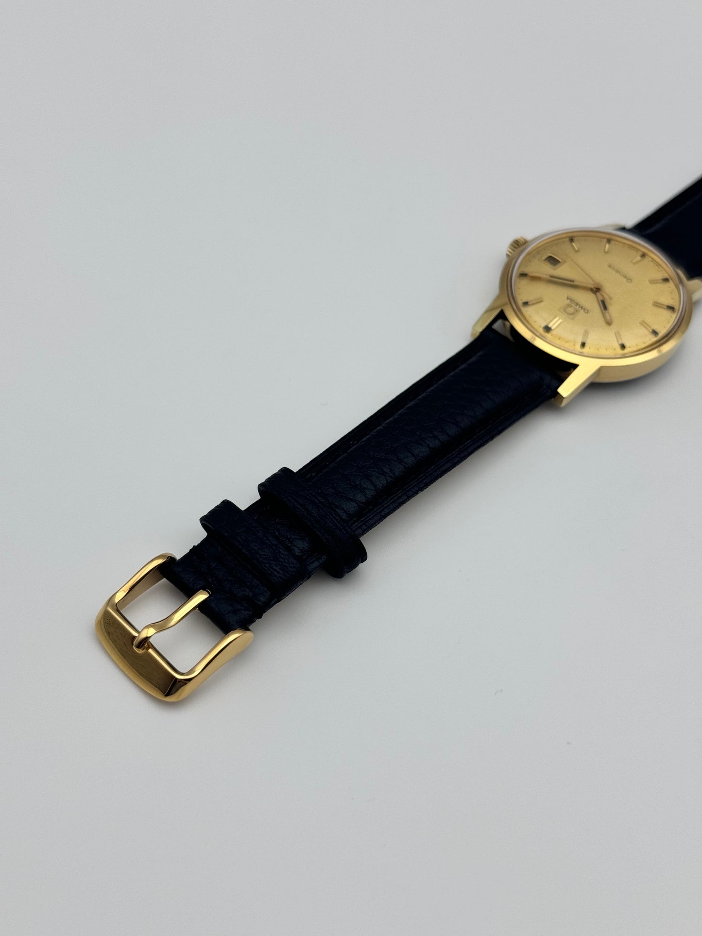 Omega Geneve Manual Shantung Dial - 136.070