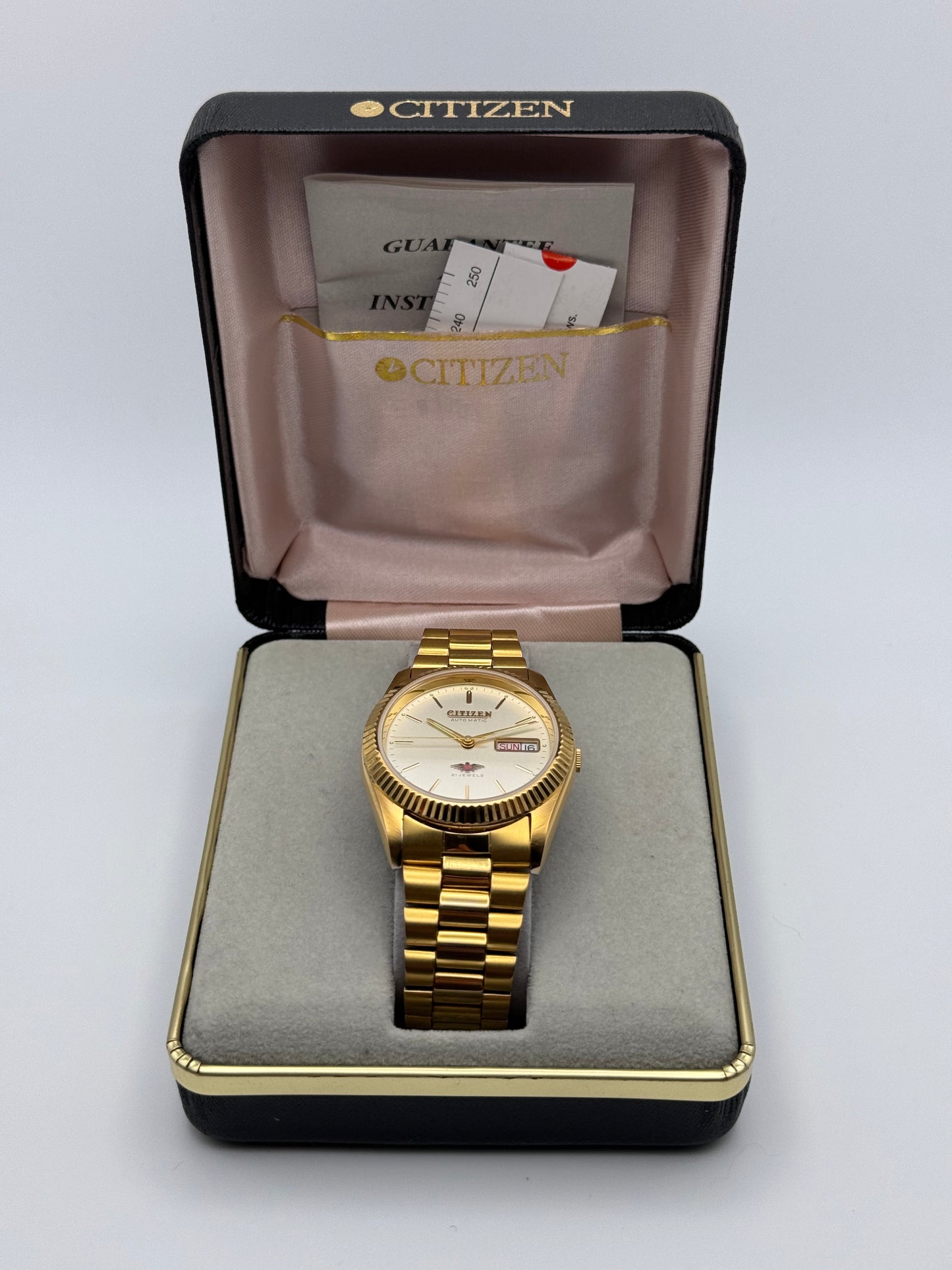 Citizen Eagle 7 Day-Date 4-R02092 - Box and Papers